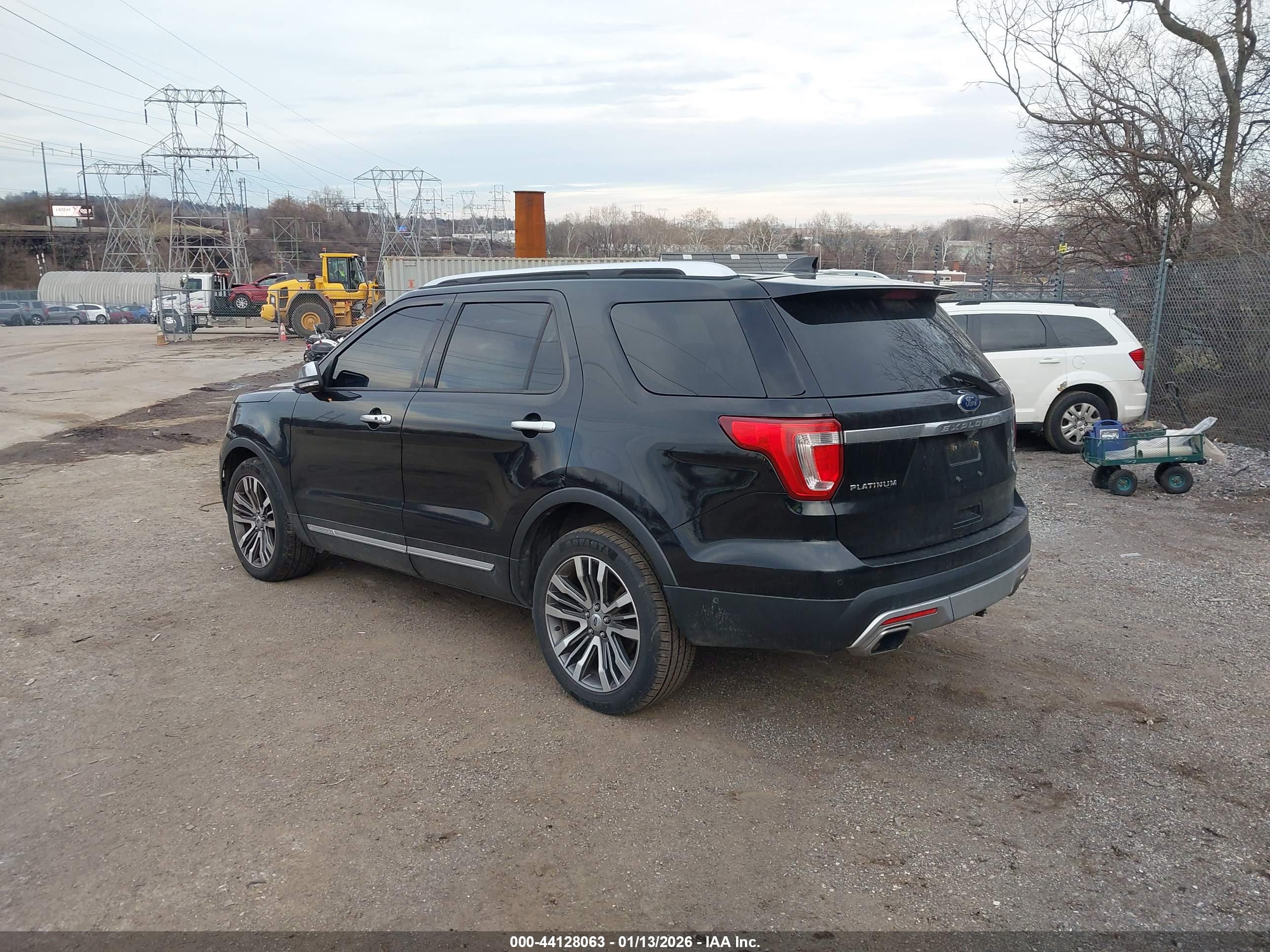 FORD EXPLORER image 3