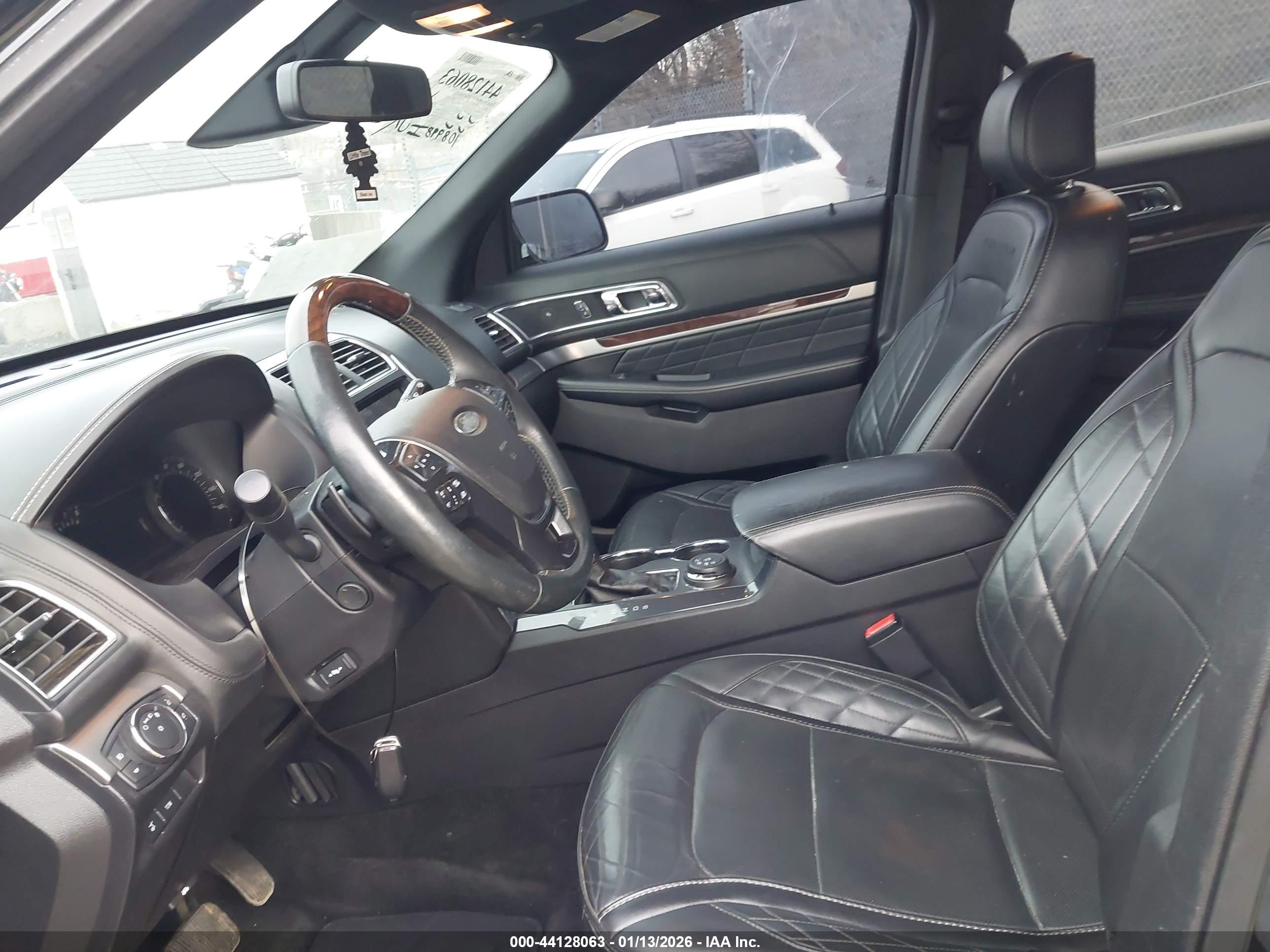 FORD EXPLORER image 5