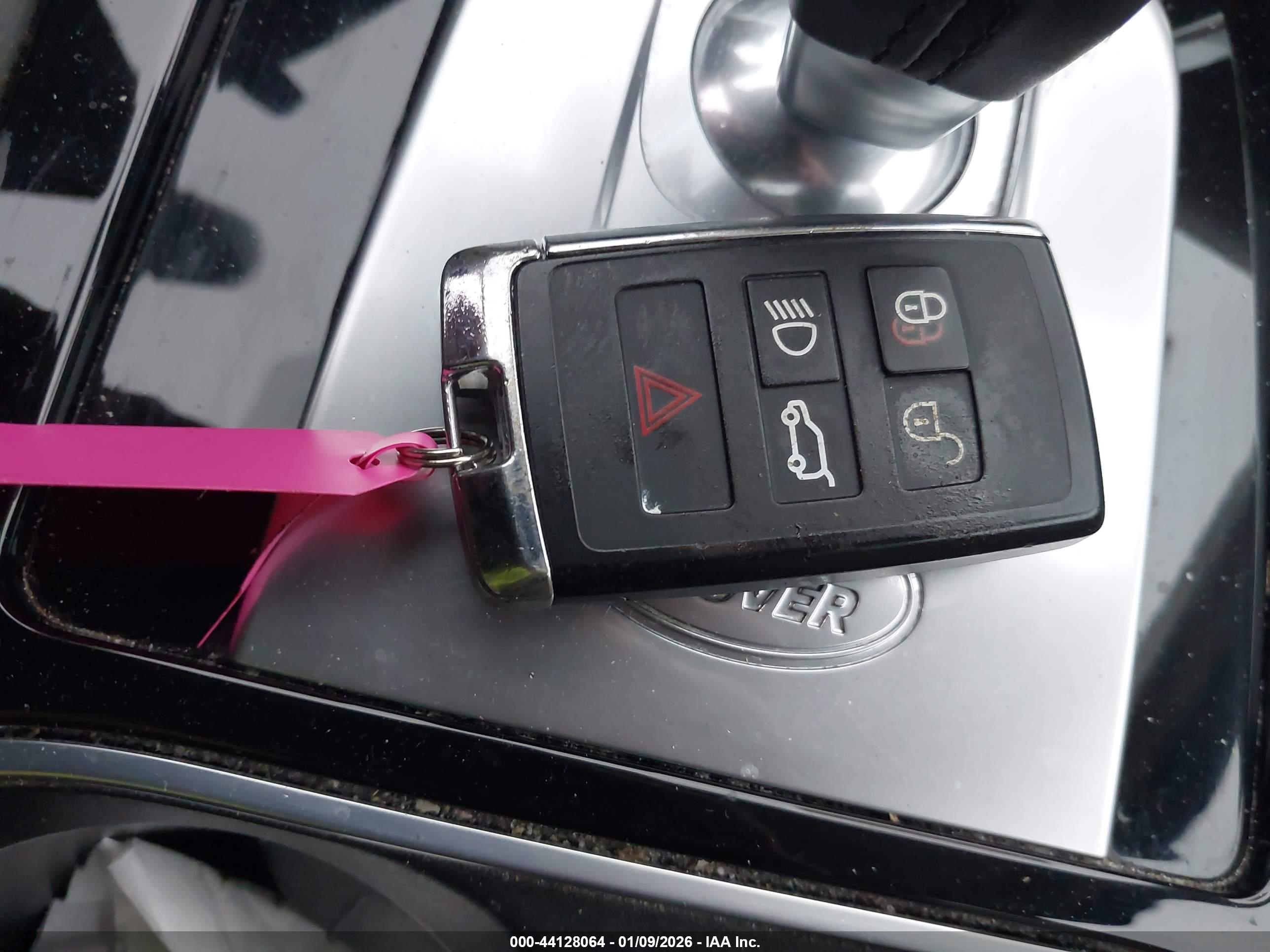 LAND ROVER image 11