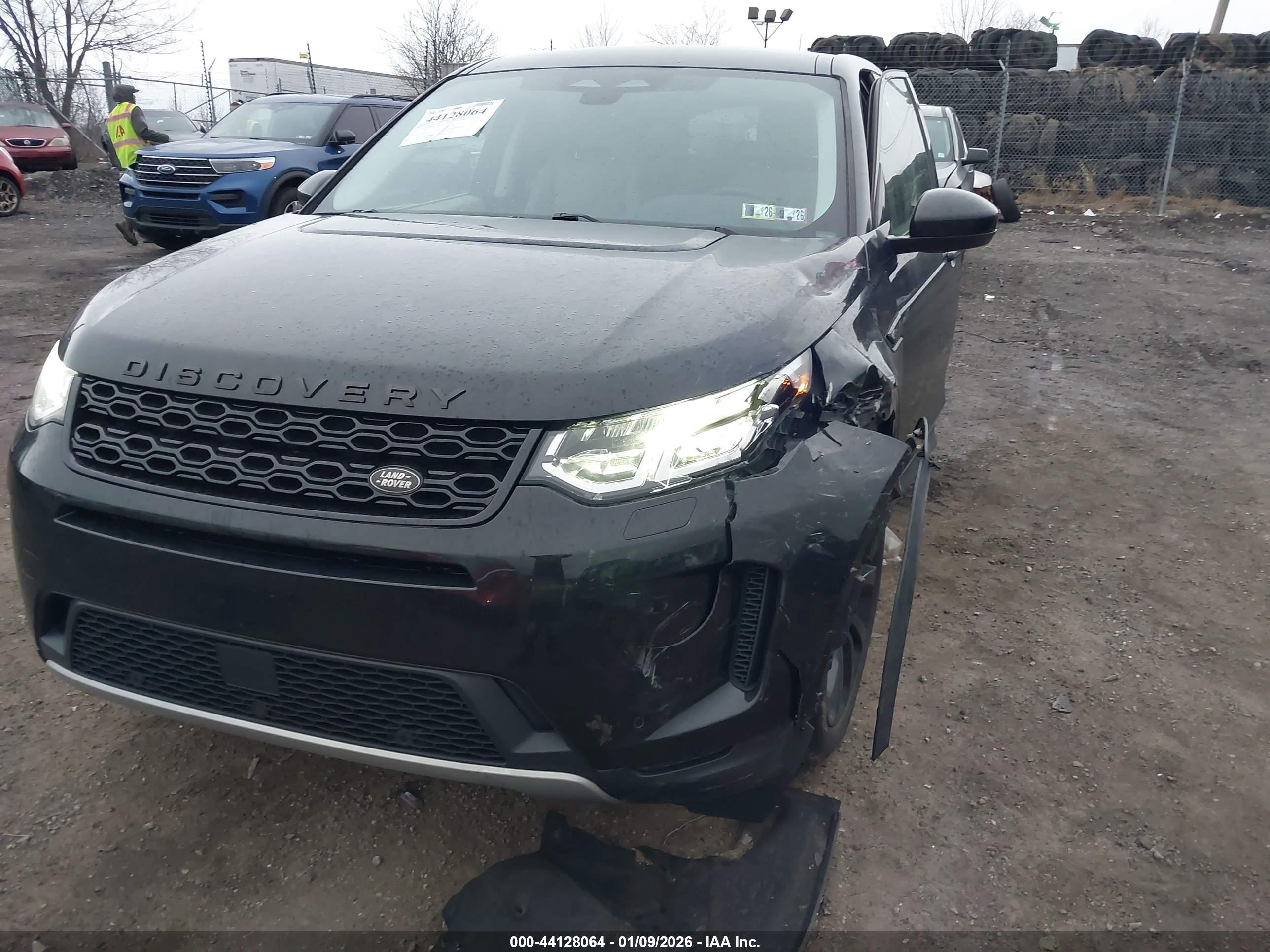 LAND ROVER image 6
