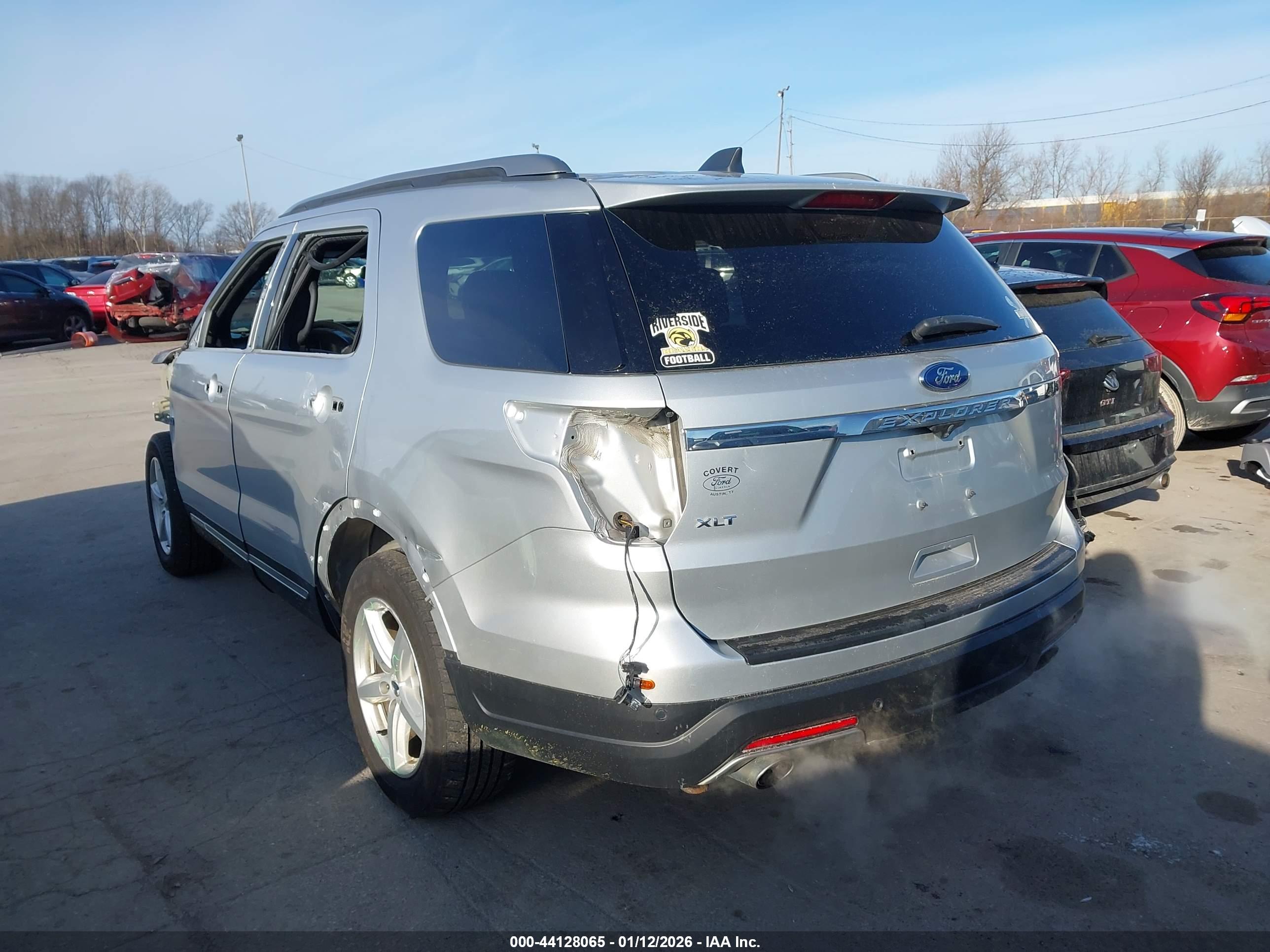 FORD EXPLORER image 3