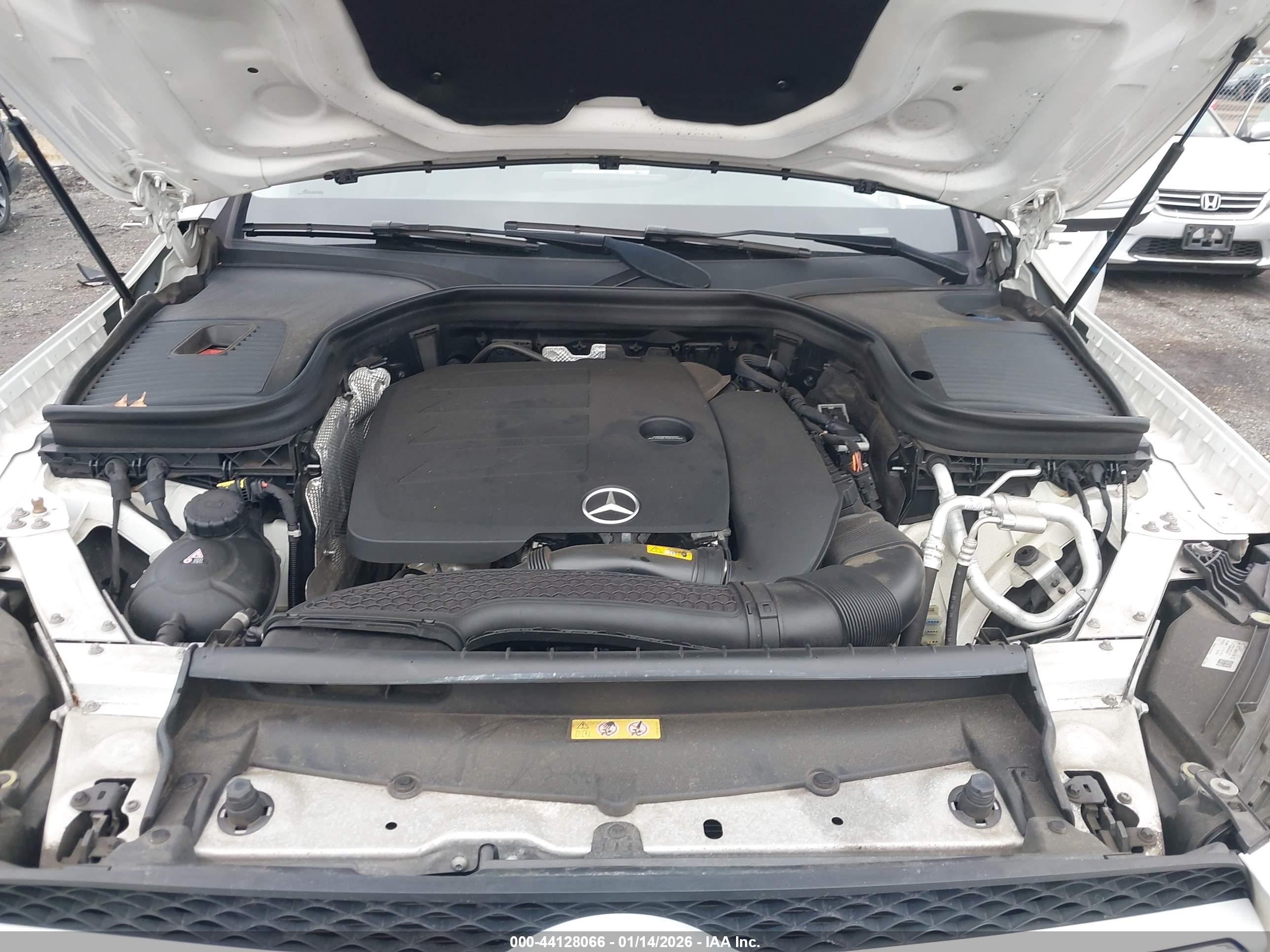 MERCEDES-BENZ GLC image 10