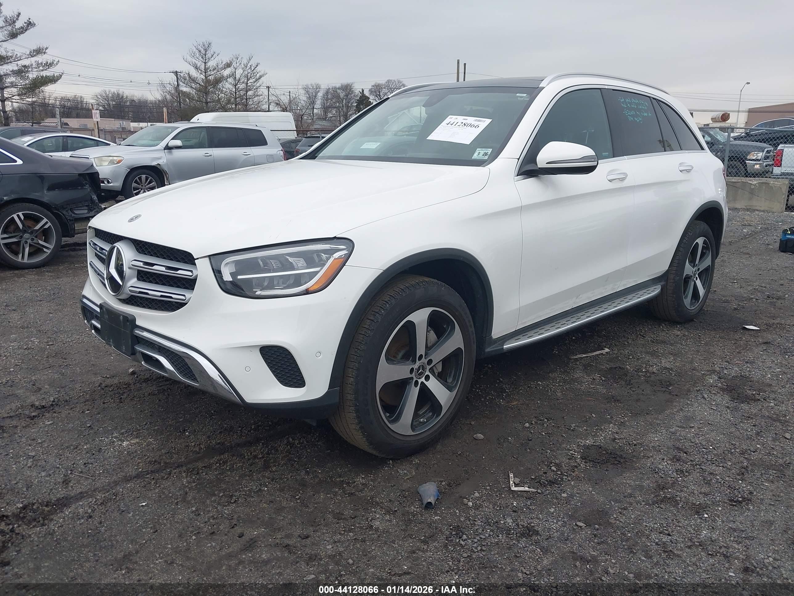 MERCEDES-BENZ GLC image 2