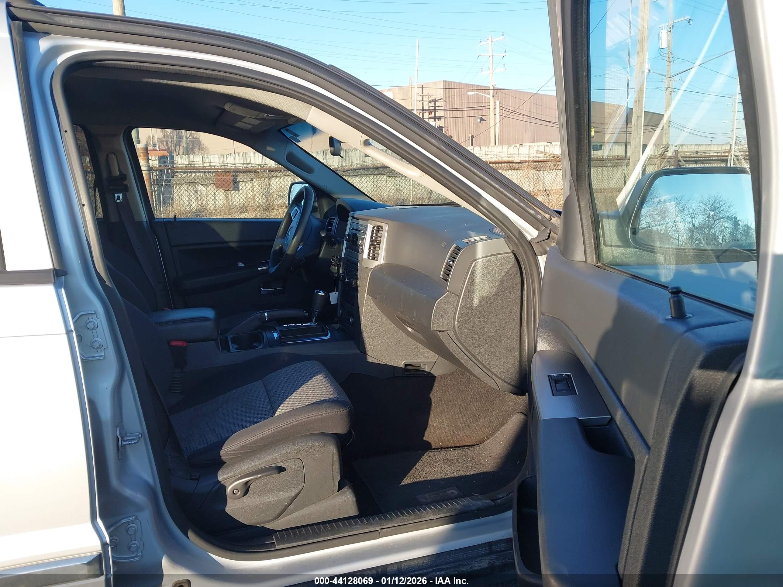 JEEP GRAND image 5
