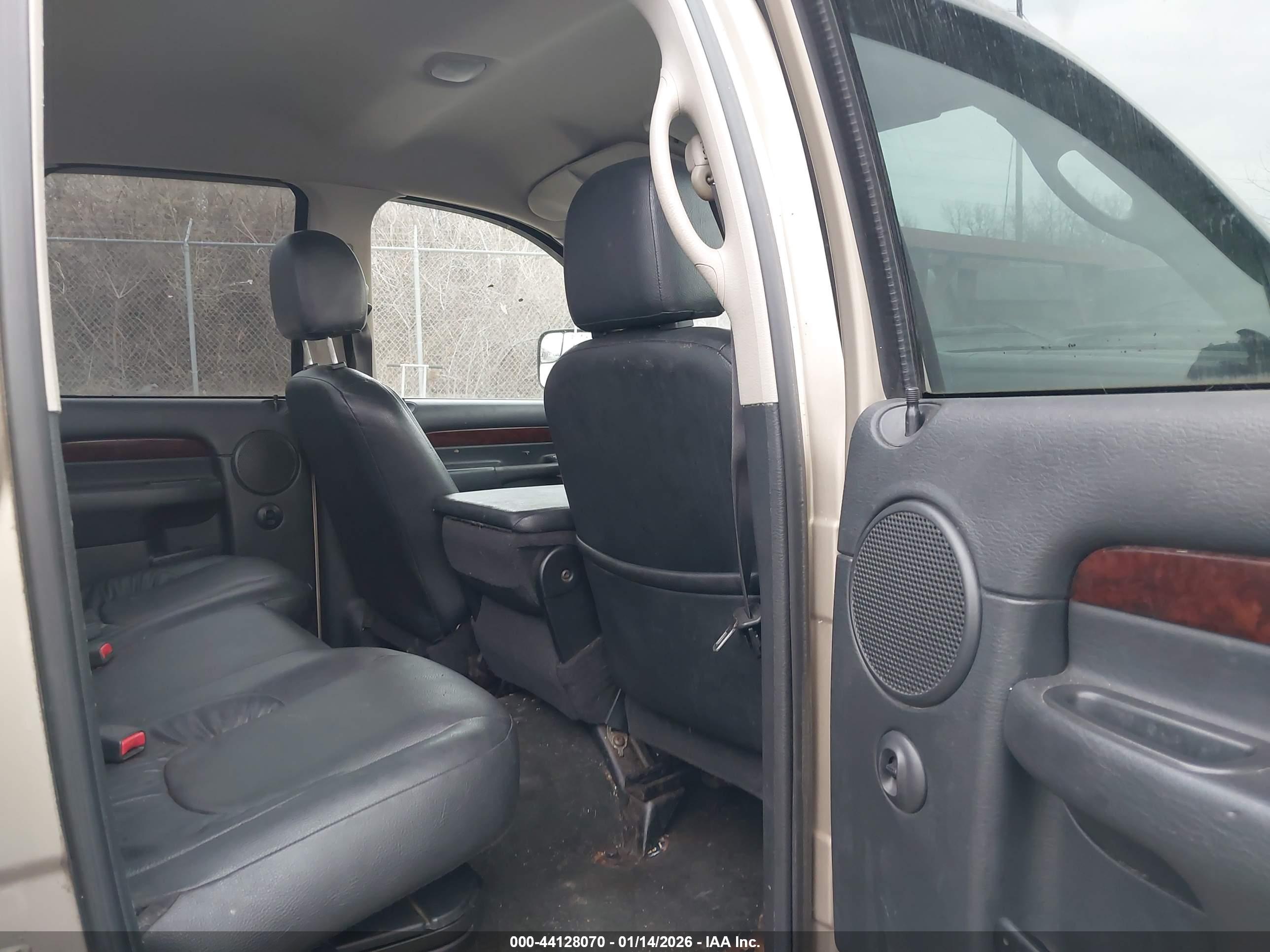 DODGE RAM image 8