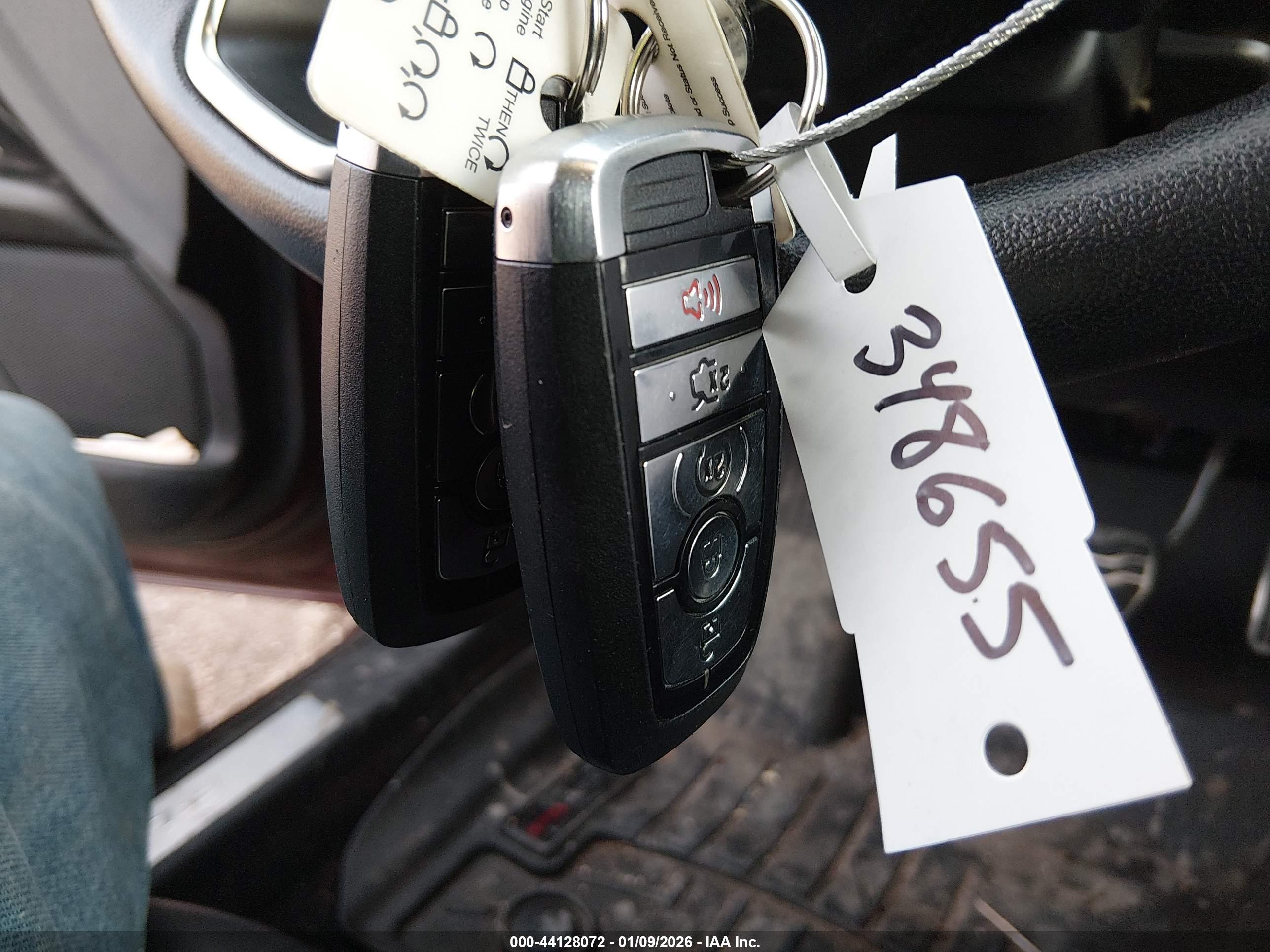 FORD FUSION image 11