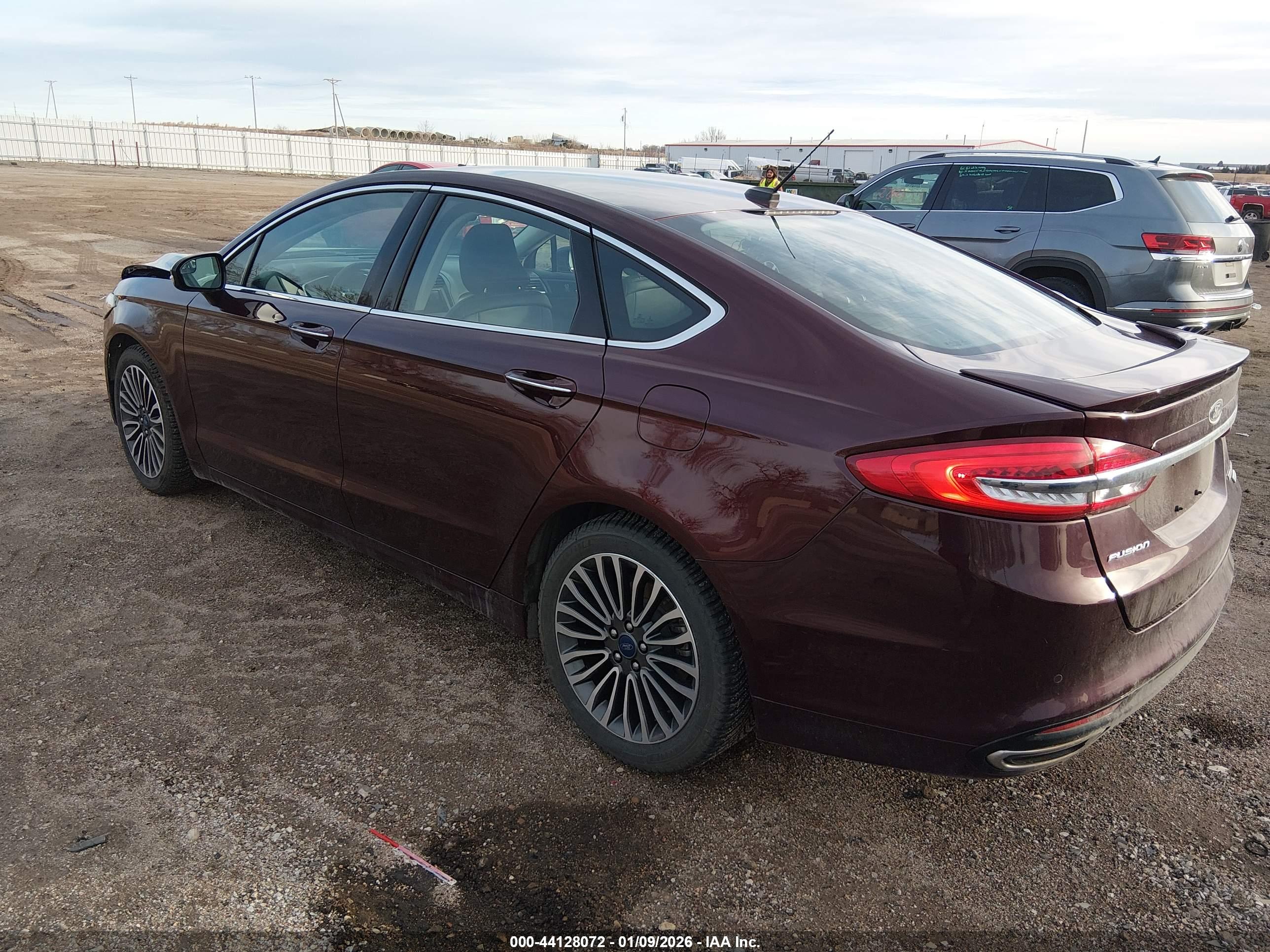 FORD FUSION image 3