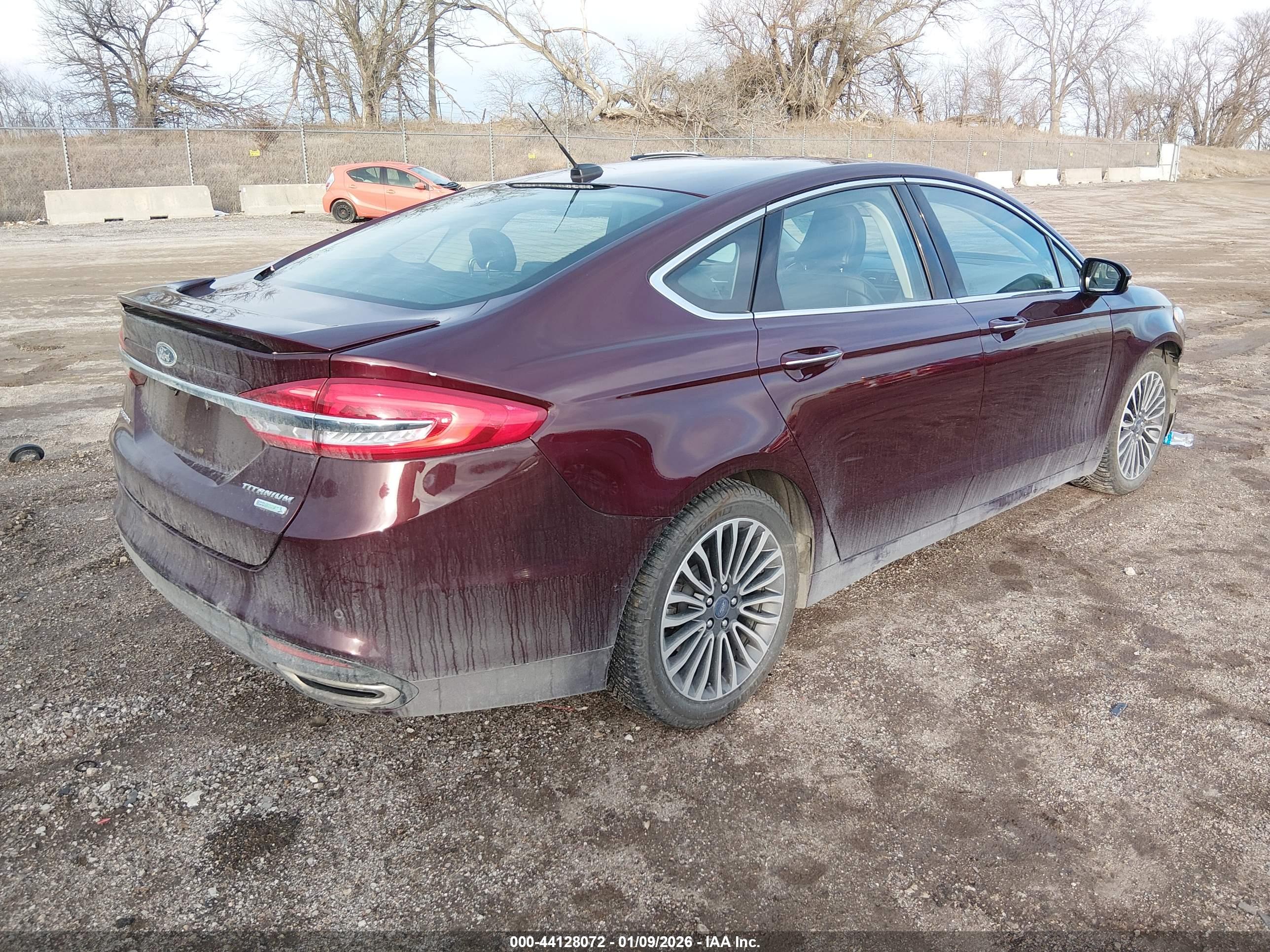 FORD FUSION image 4