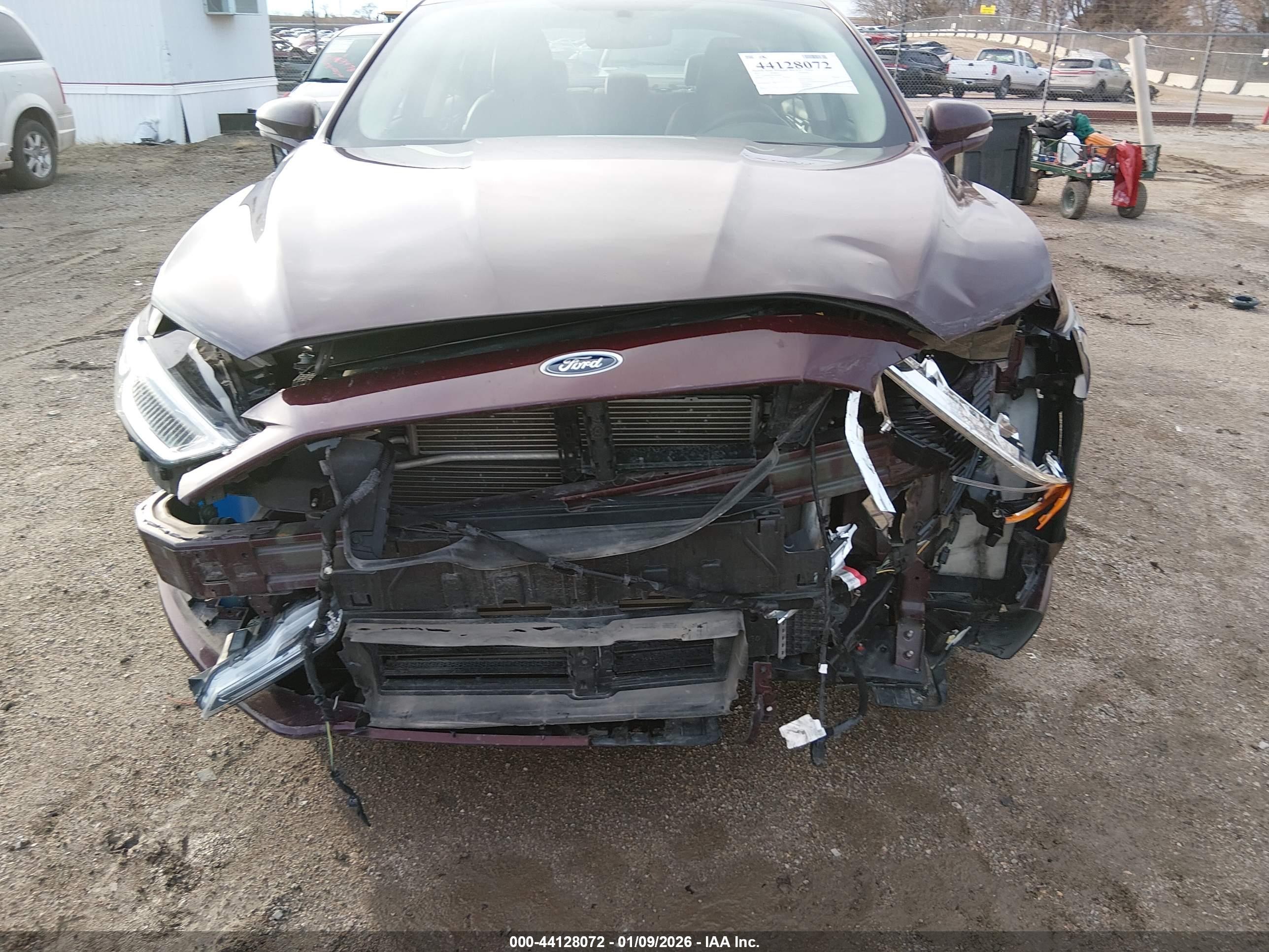 FORD FUSION image 6