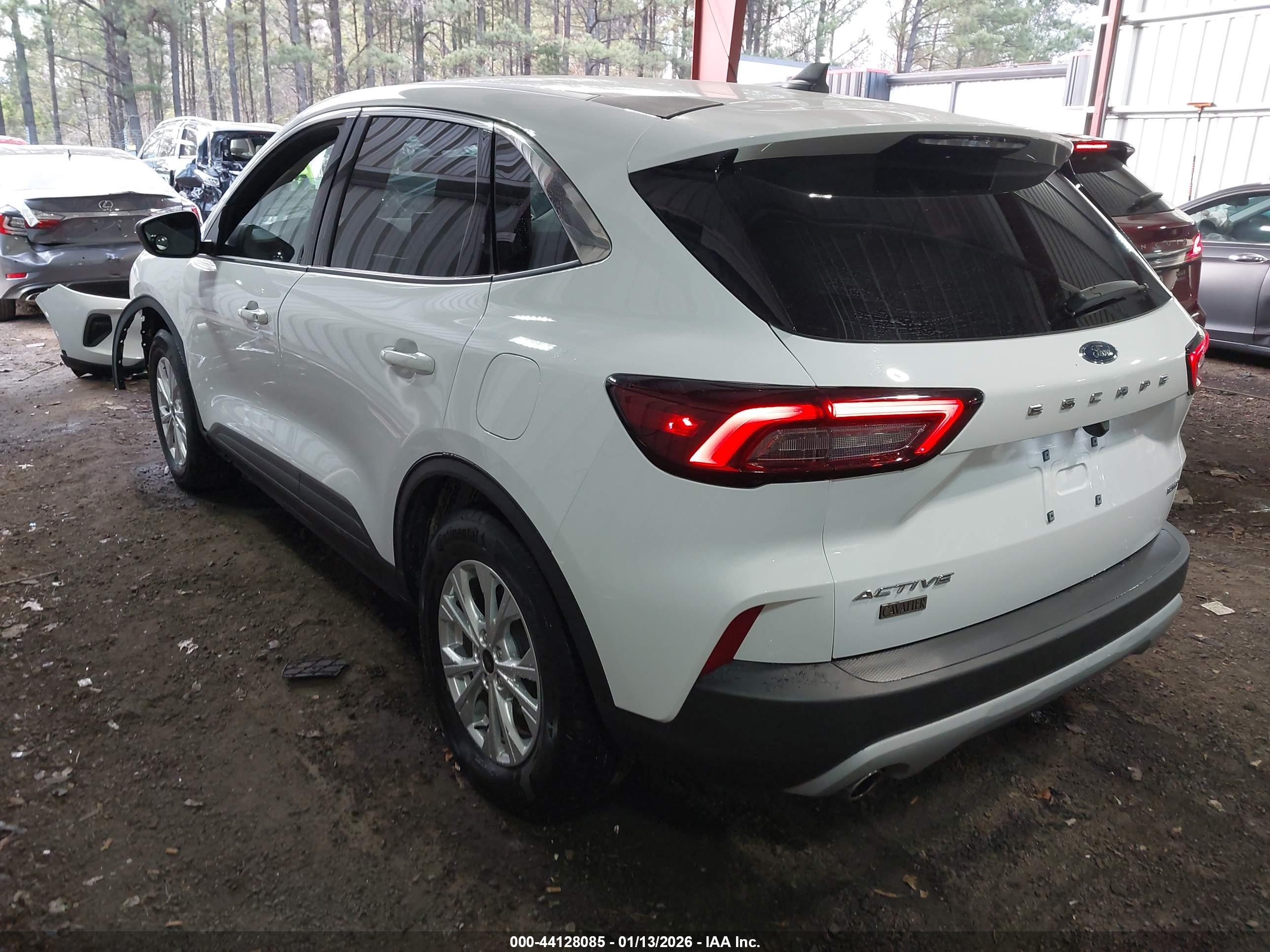 FORD ESCAPE image 3