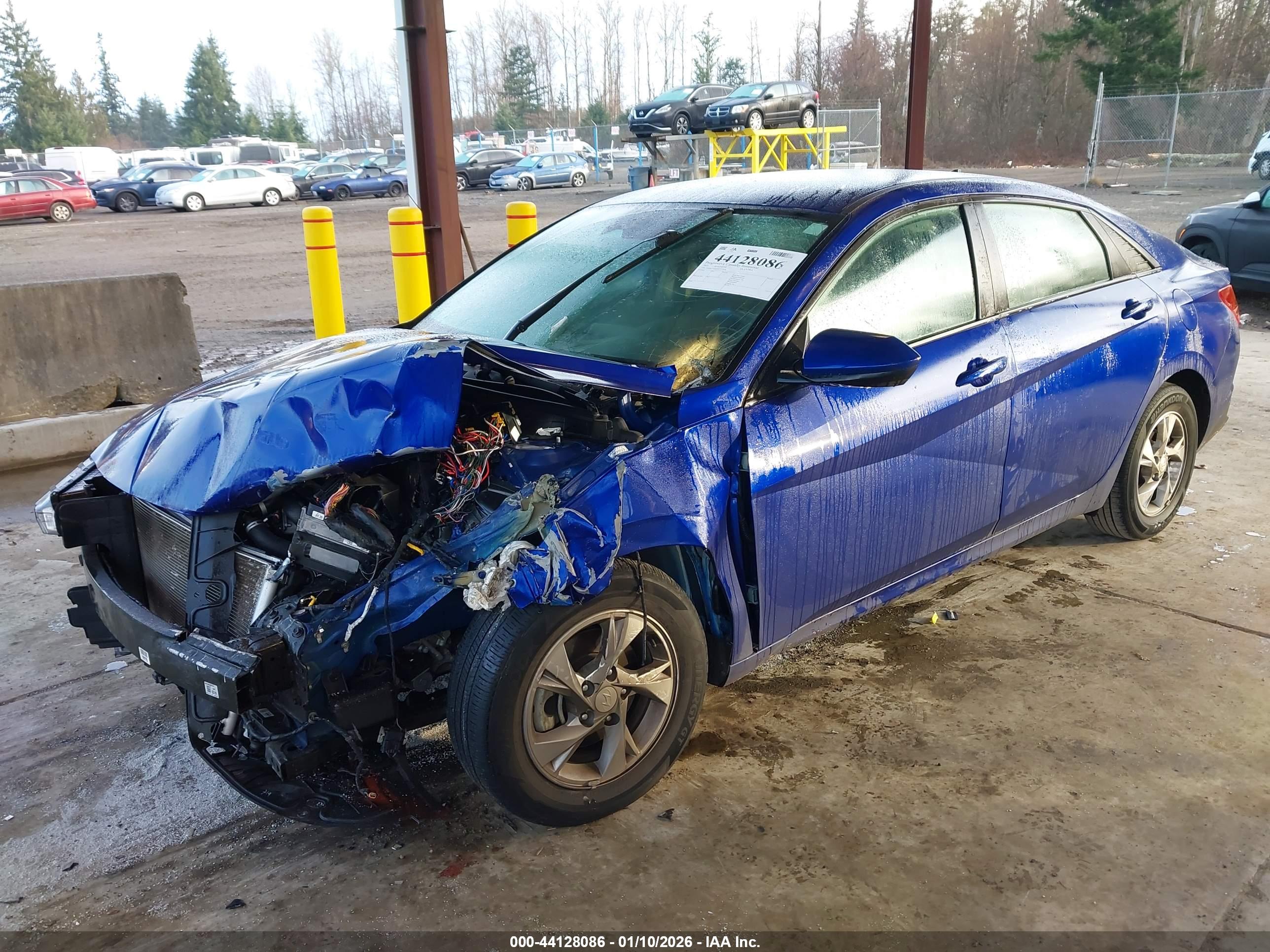 HYUNDAI ELANTRA image 6