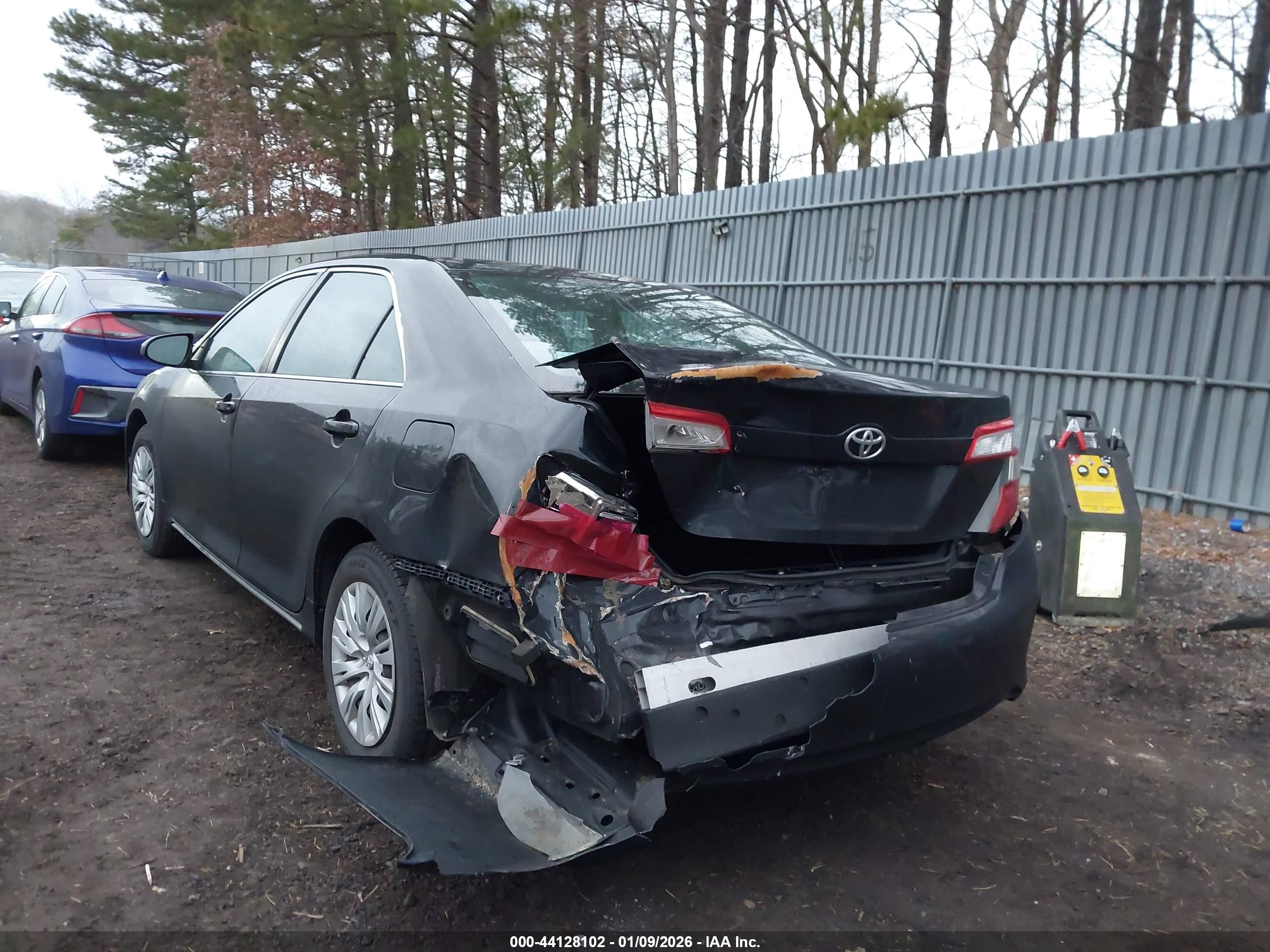 TOYOTA CAMRY image 3