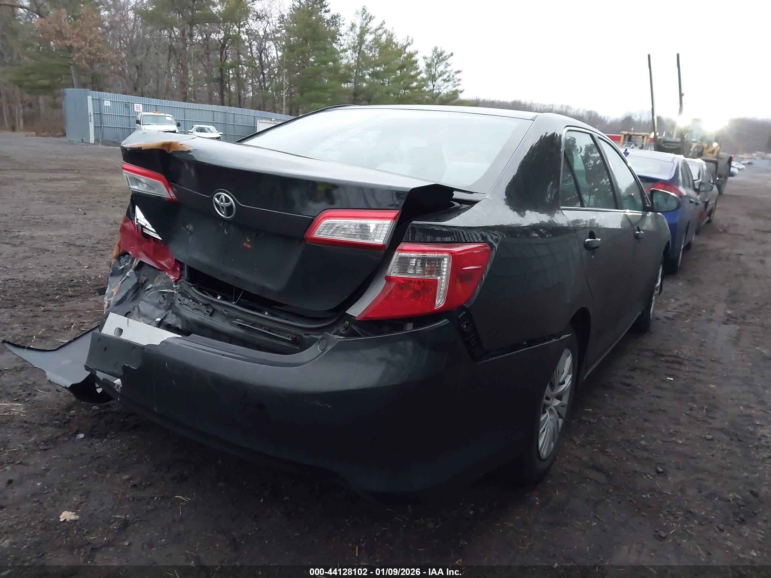 TOYOTA CAMRY image 4