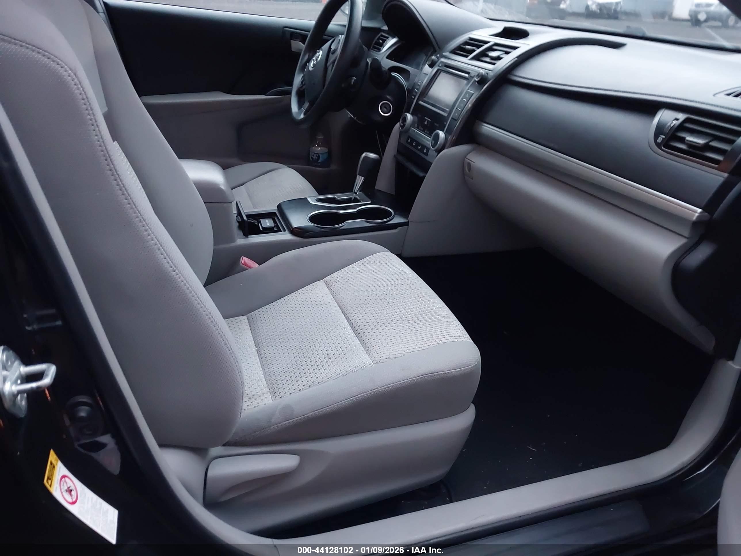 TOYOTA CAMRY image 5