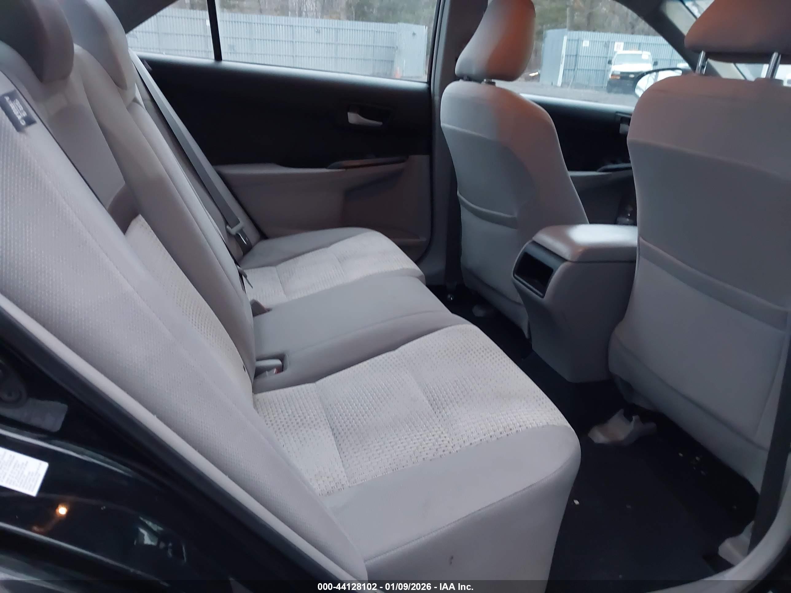 TOYOTA CAMRY image 8