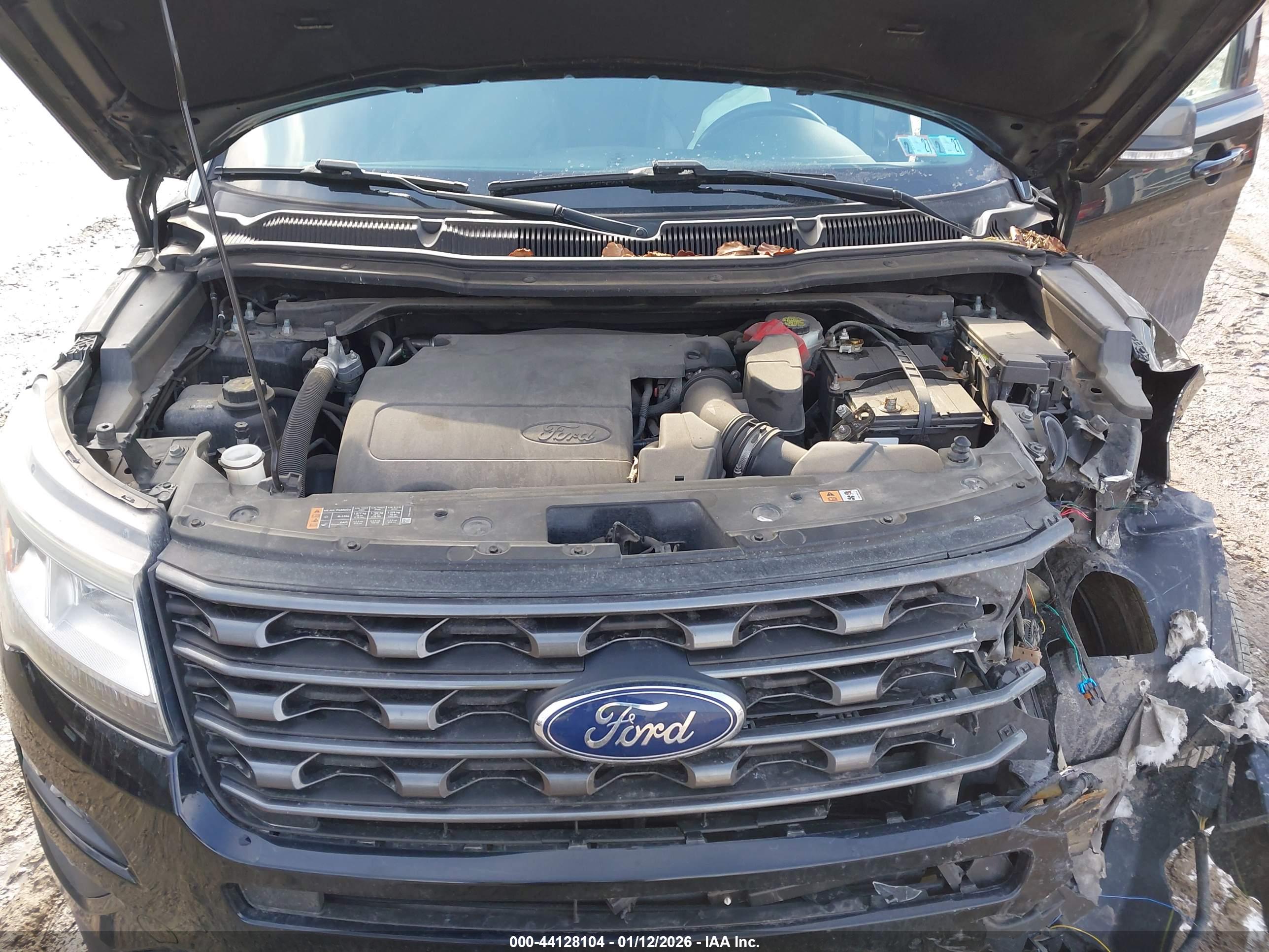 FORD EXPLORER image 10