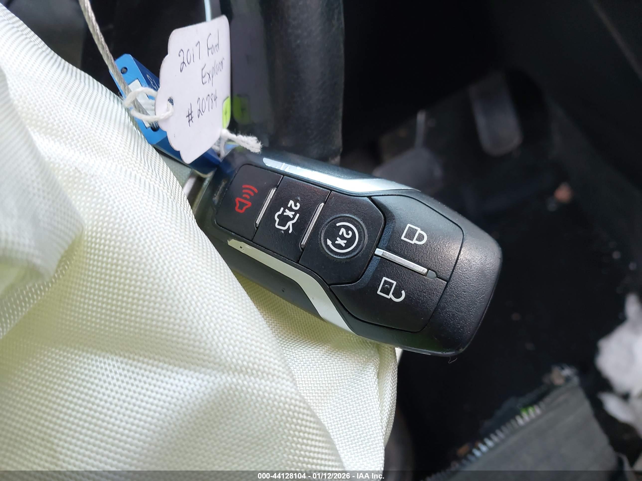 FORD EXPLORER image 11