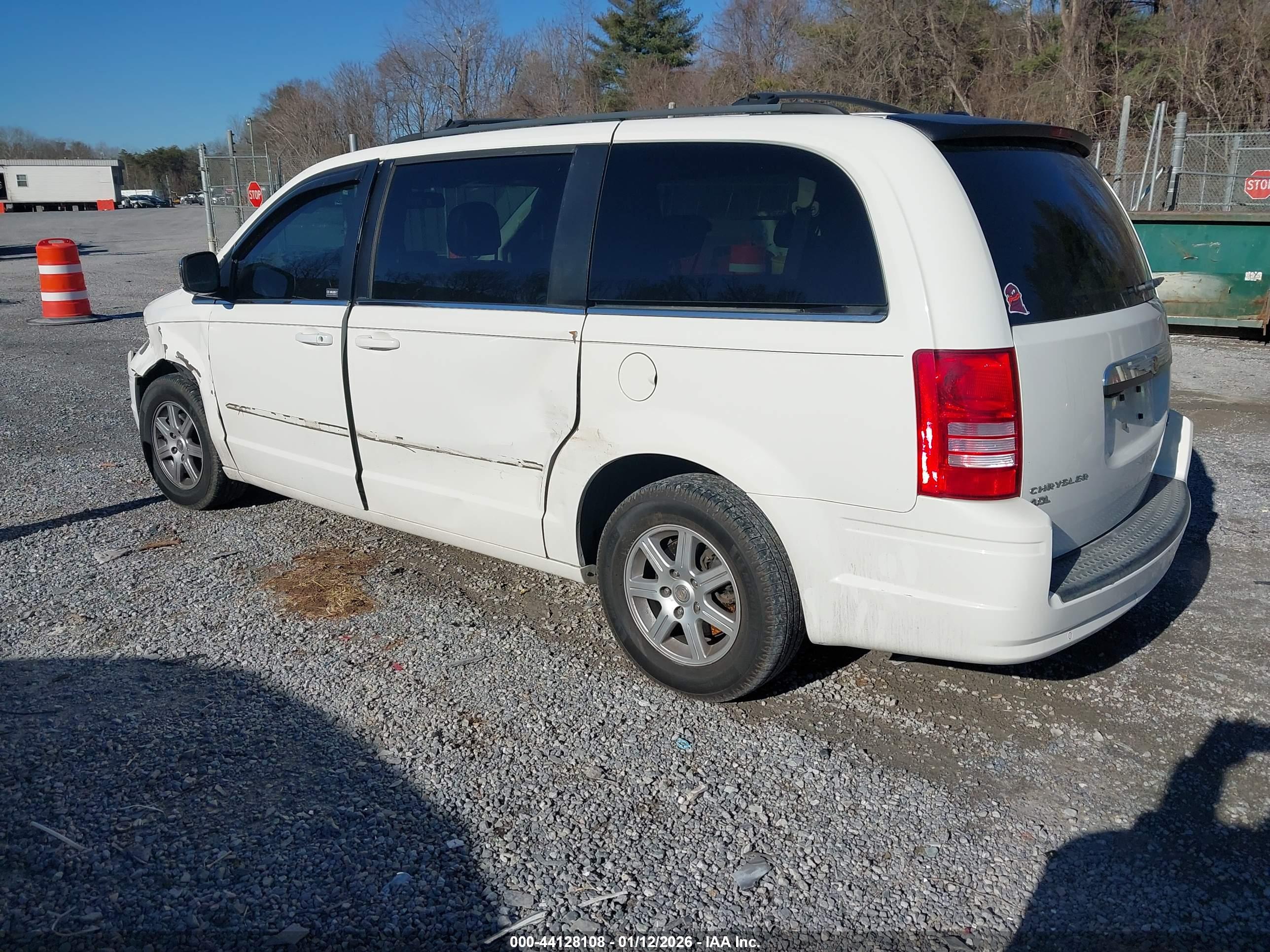 CHRYSLER TOWN image 3