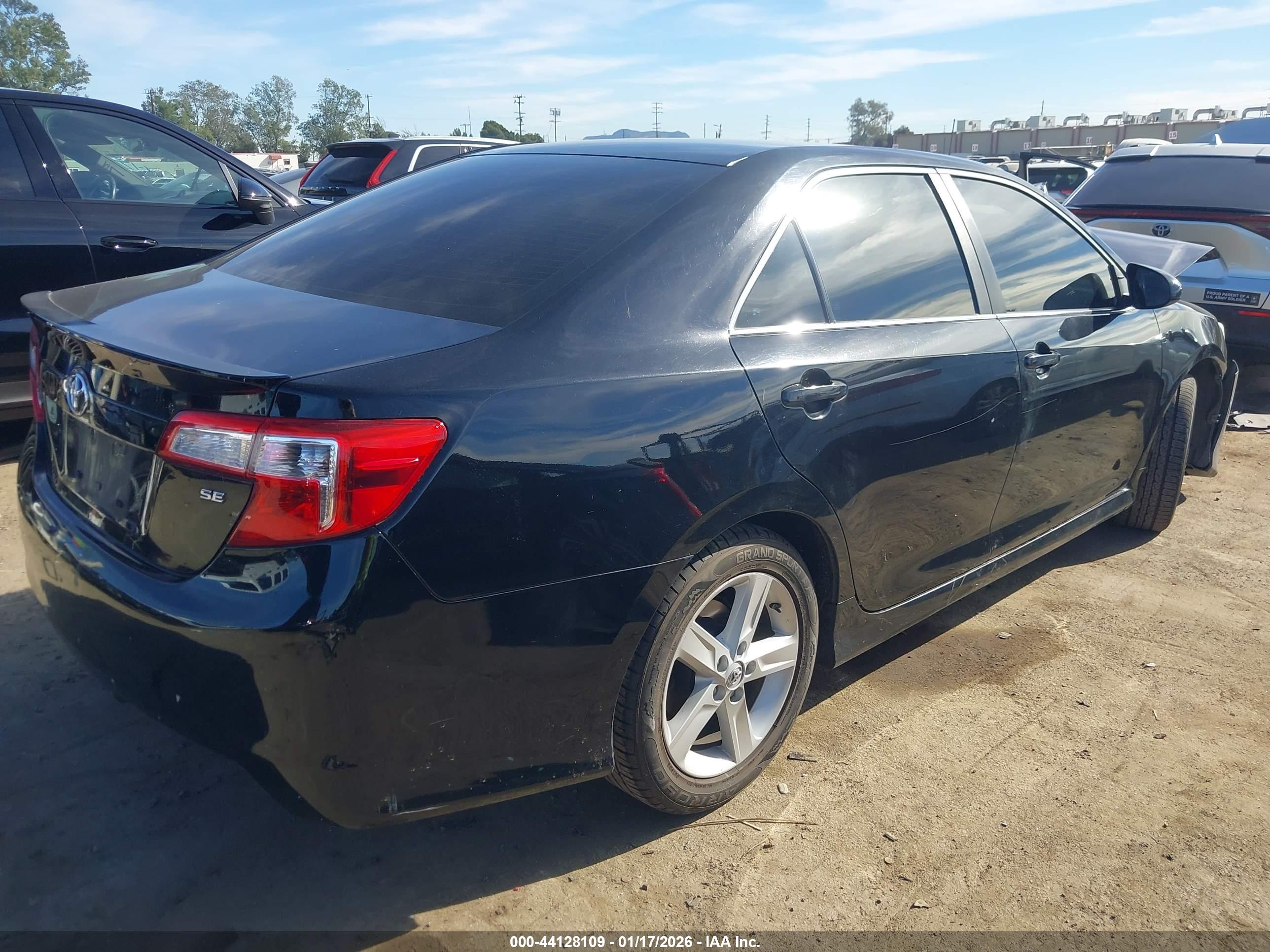 TOYOTA CAMRY image 4