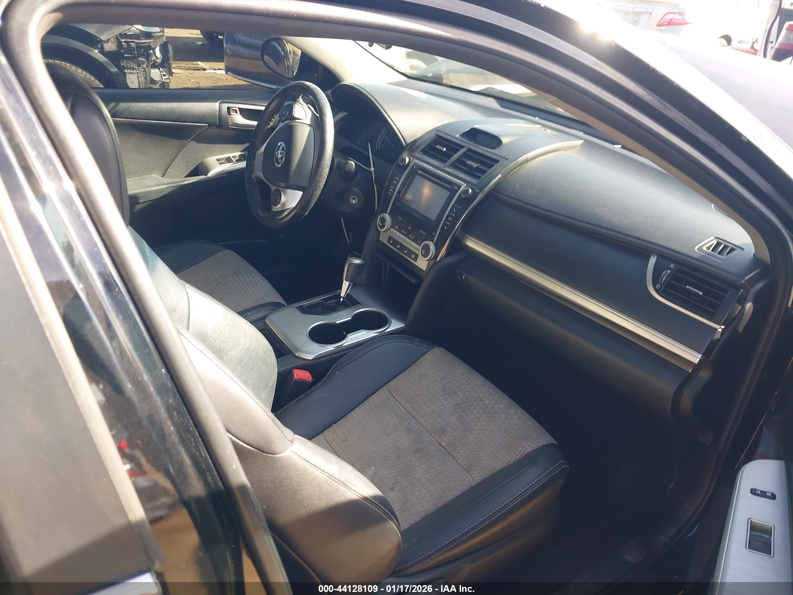 TOYOTA CAMRY image 5