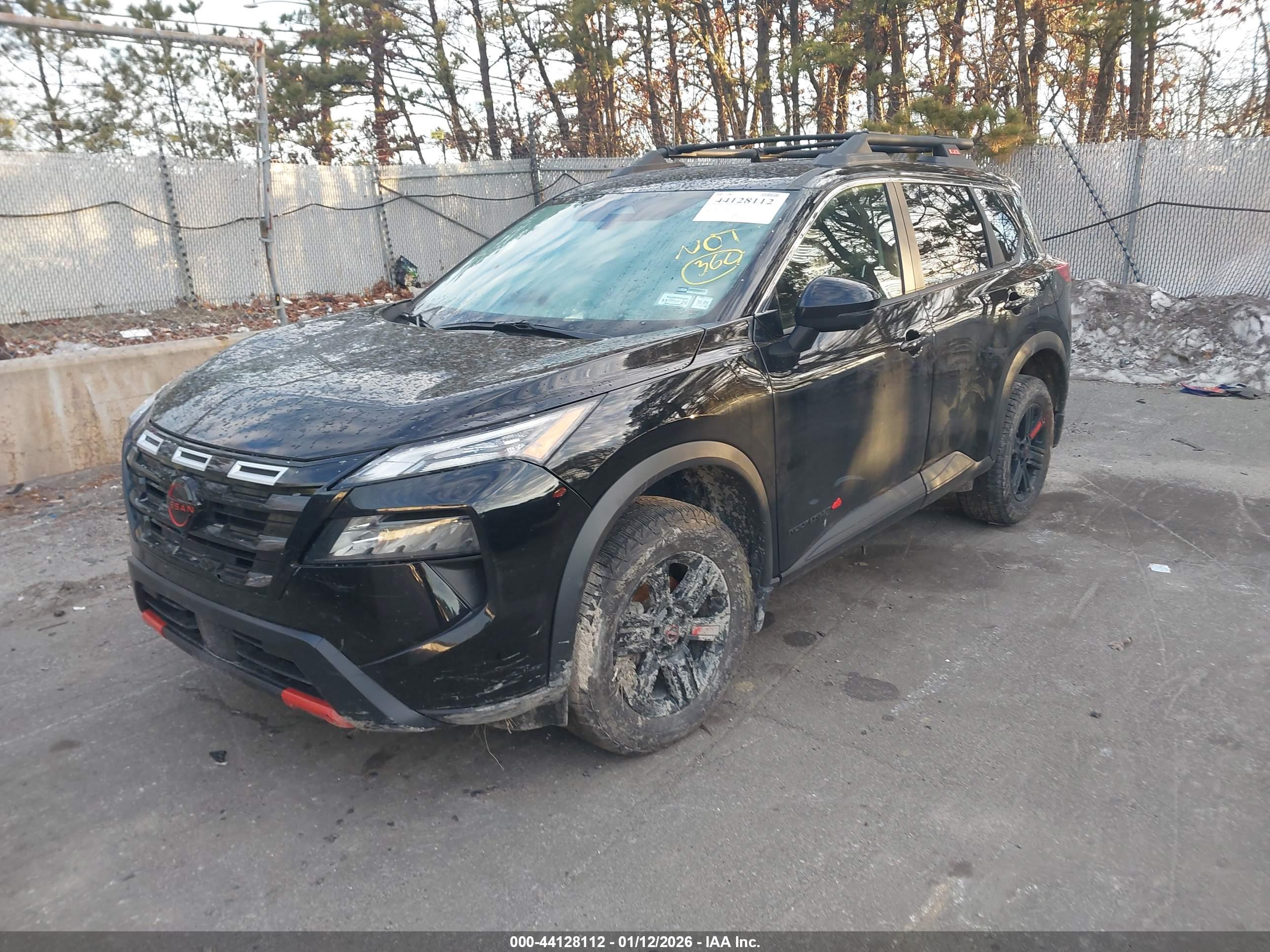 NISSAN ROGUE image 2