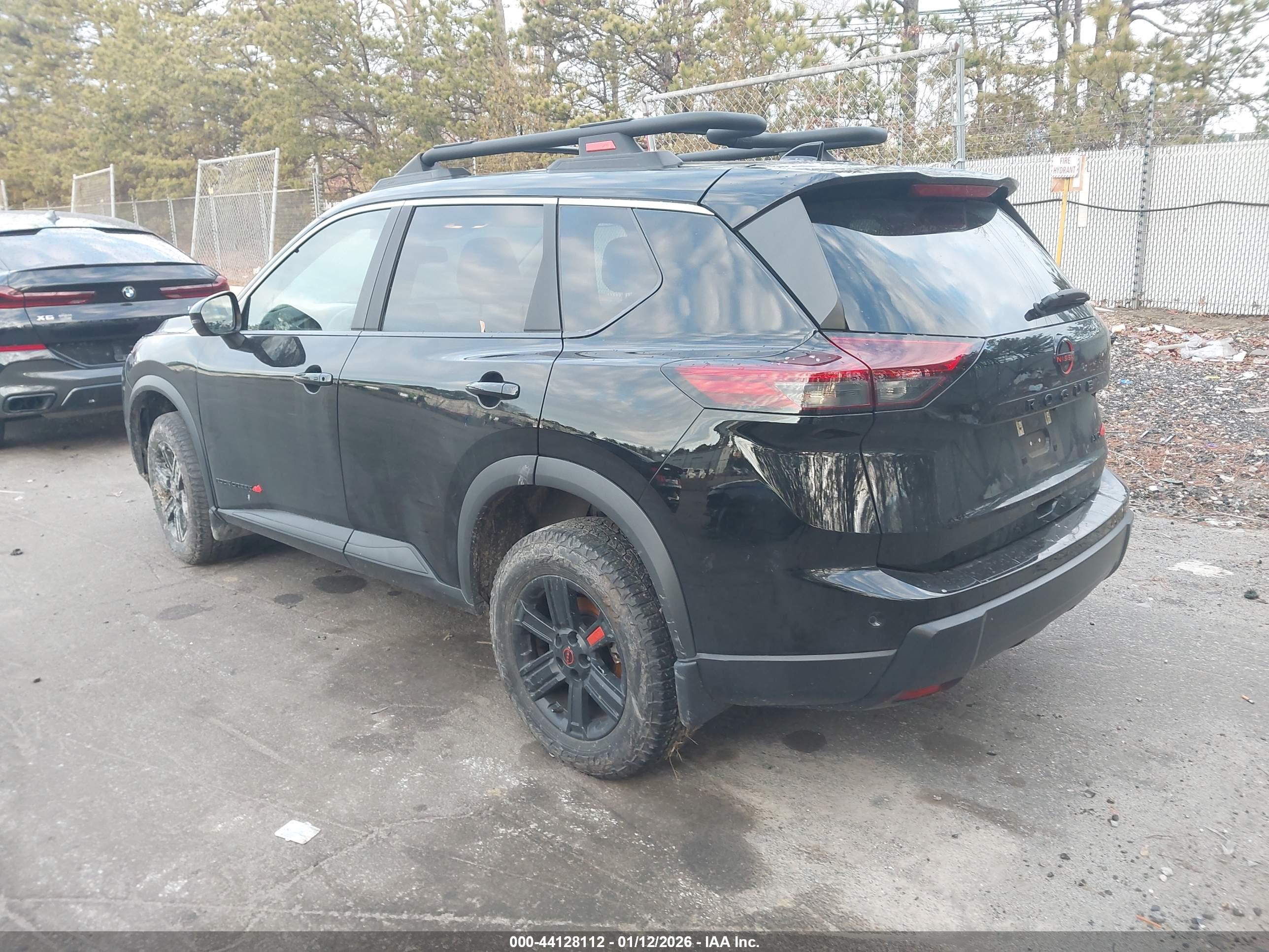 NISSAN ROGUE image 3