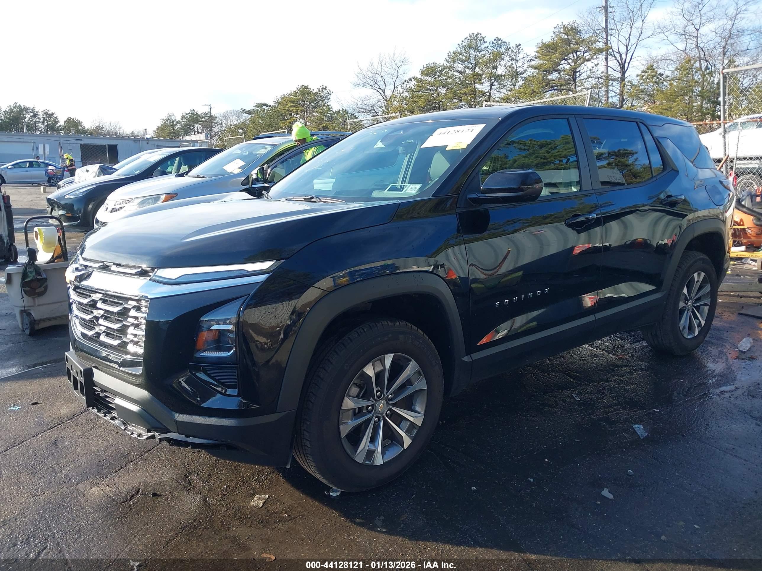 CHEVROLET EQUINOX image 2