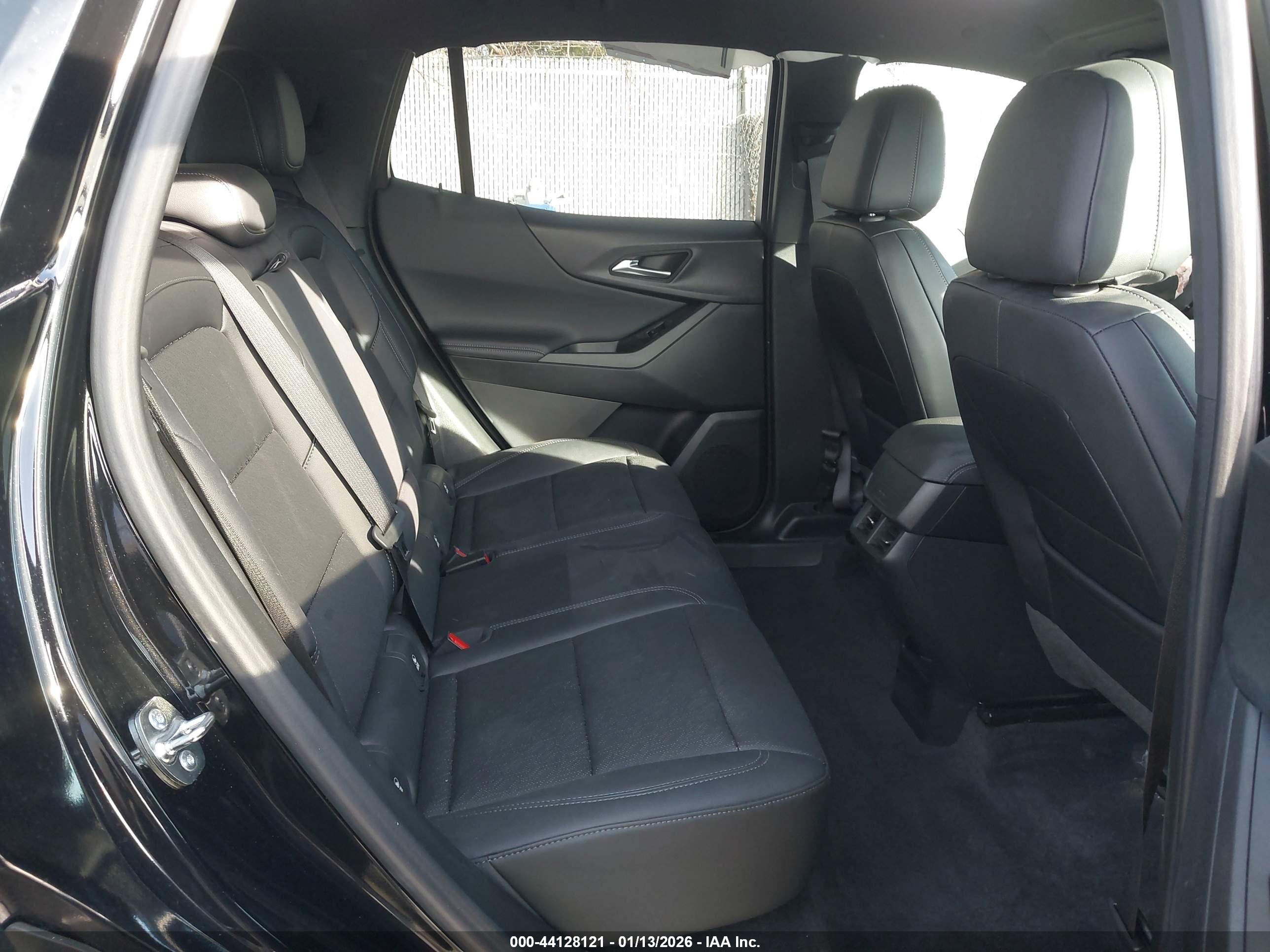 CHEVROLET EQUINOX image 8