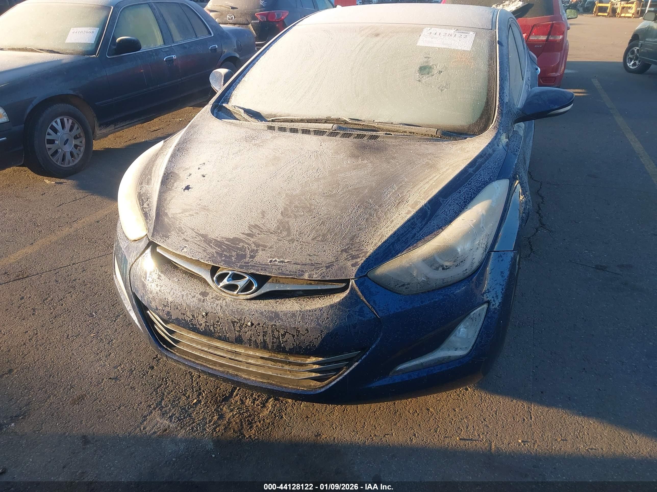 HYUNDAI ELANTRA image 6