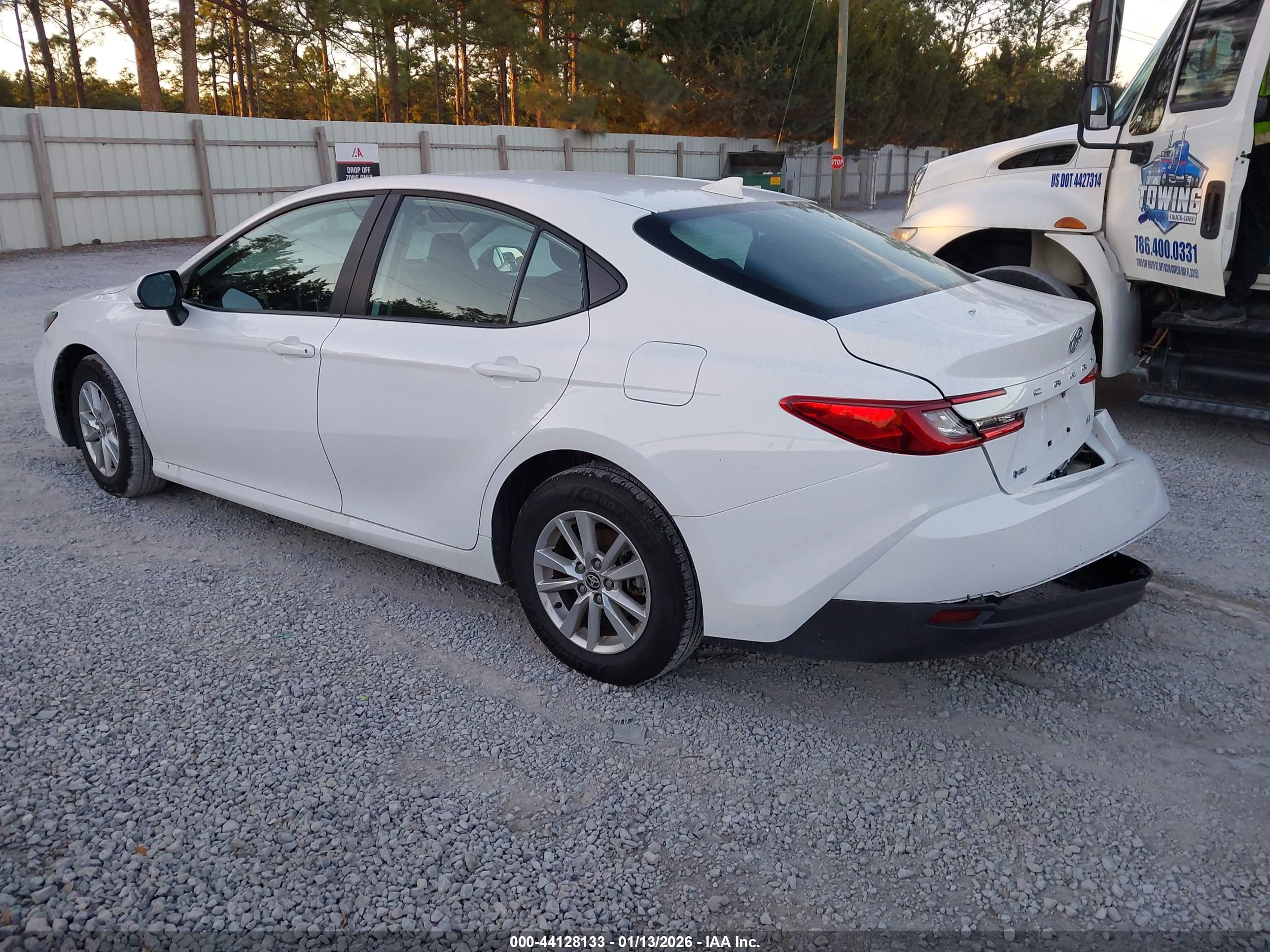 TOYOTA CAMRY image 3