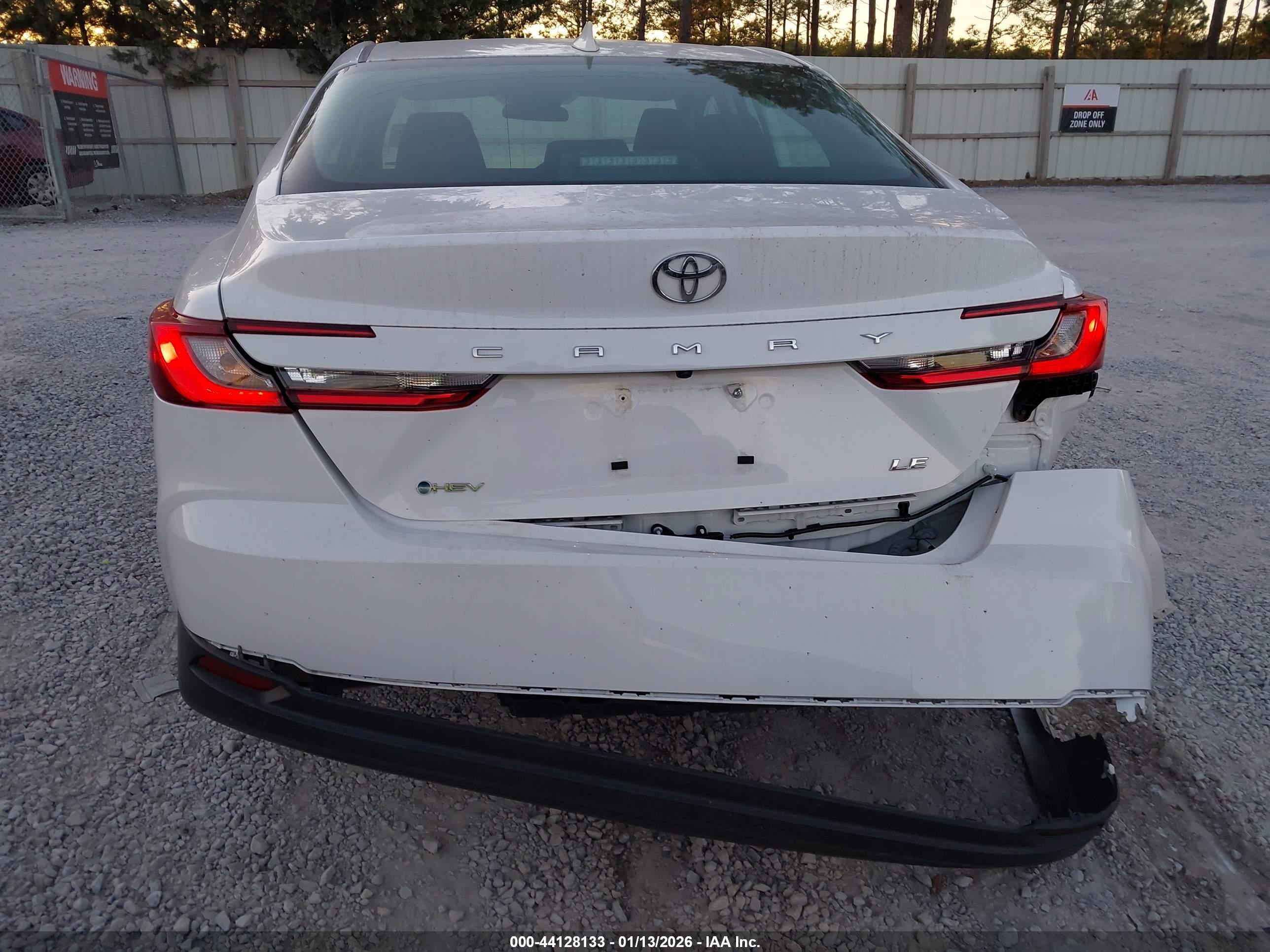 TOYOTA CAMRY image 6