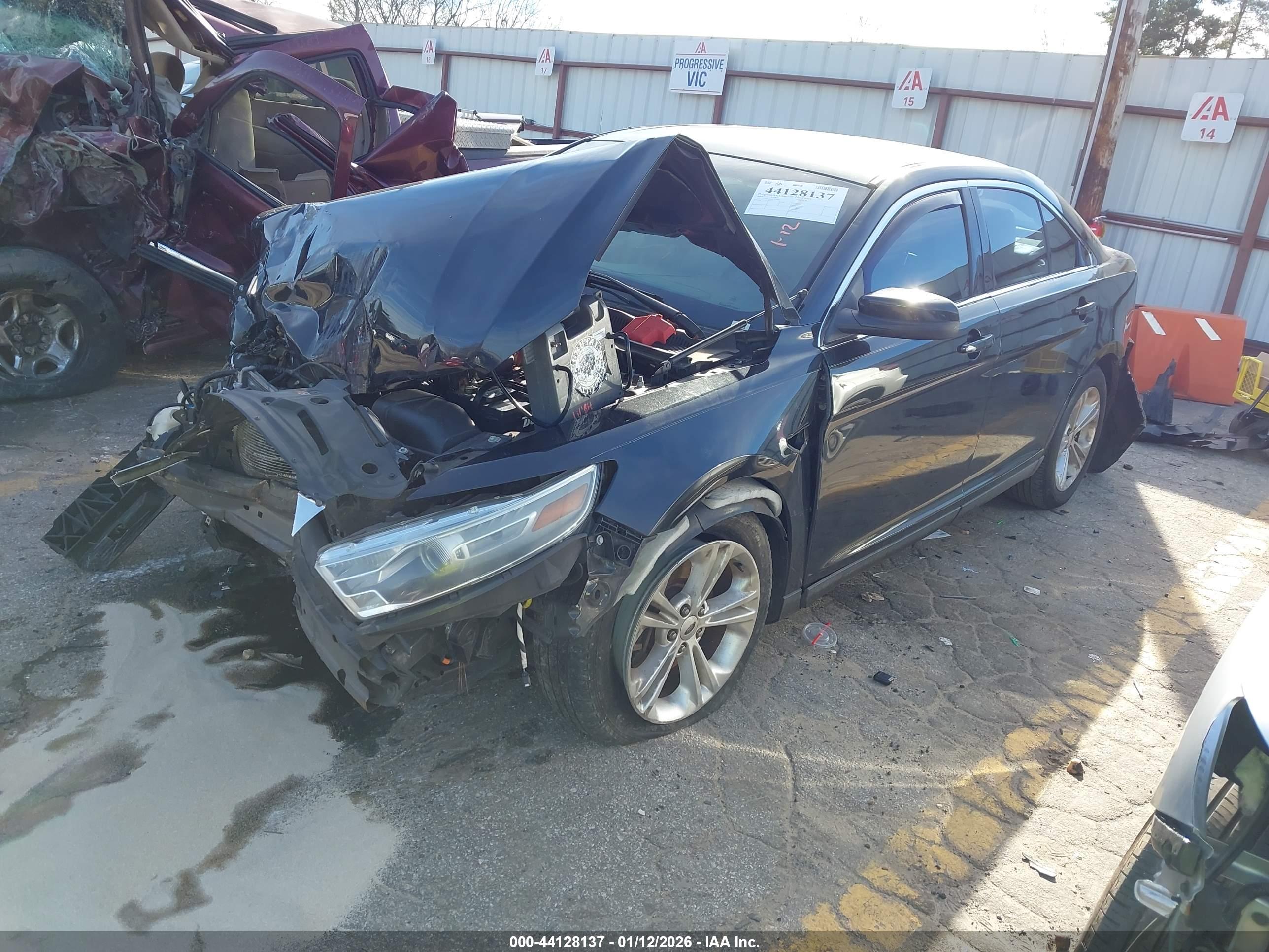 FORD TAURUS image 2