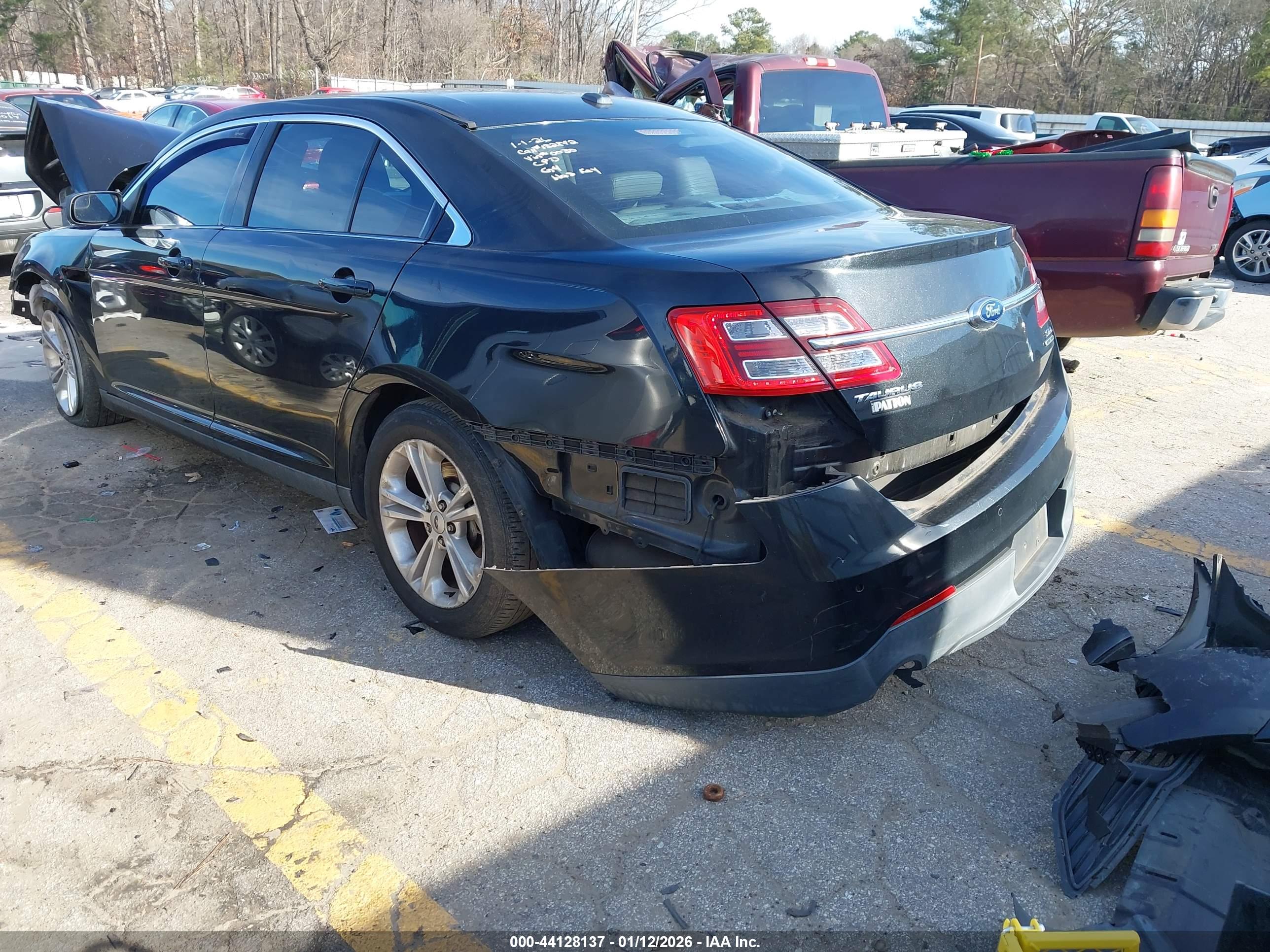 FORD TAURUS image 3