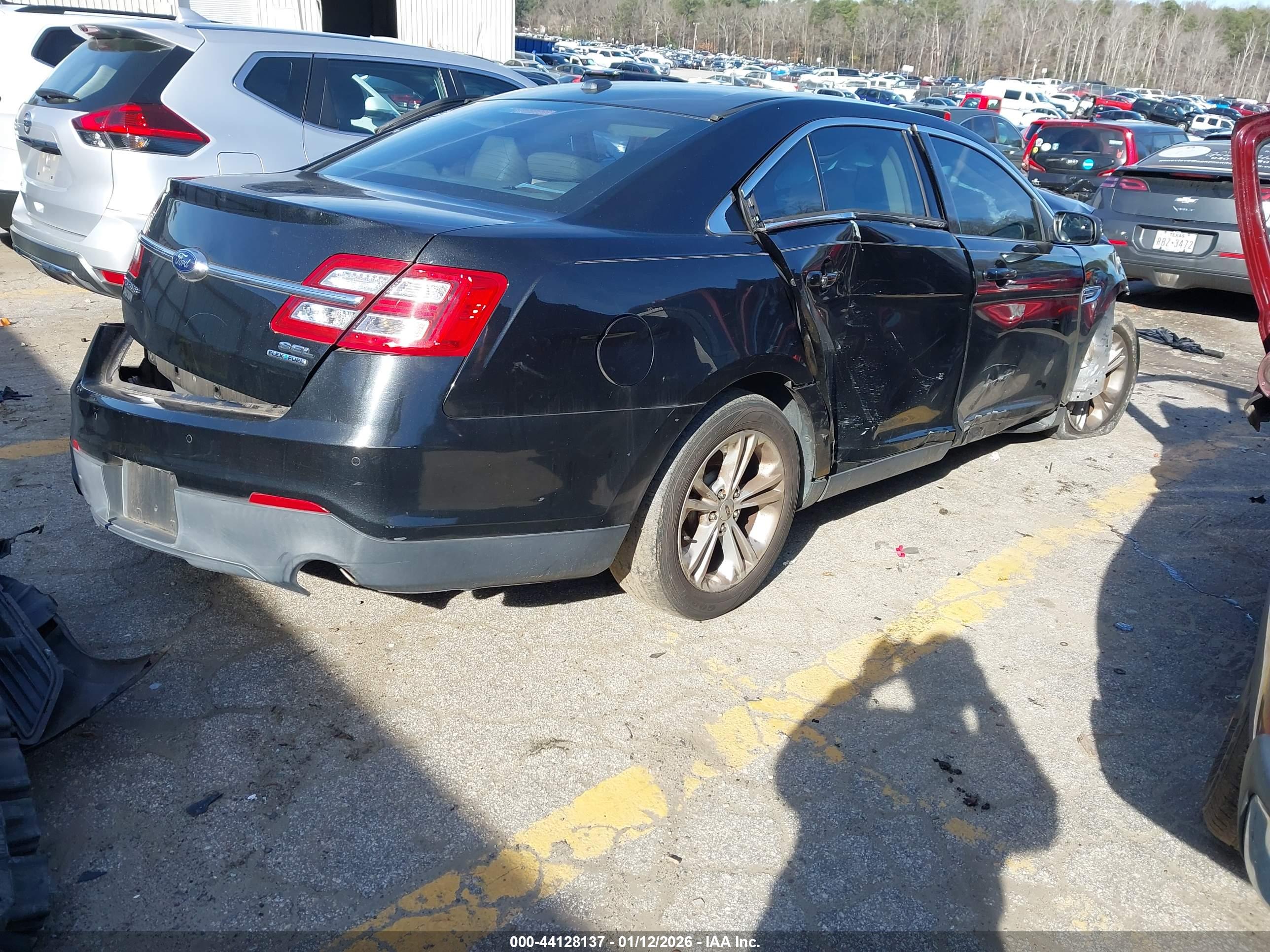 FORD TAURUS image 4