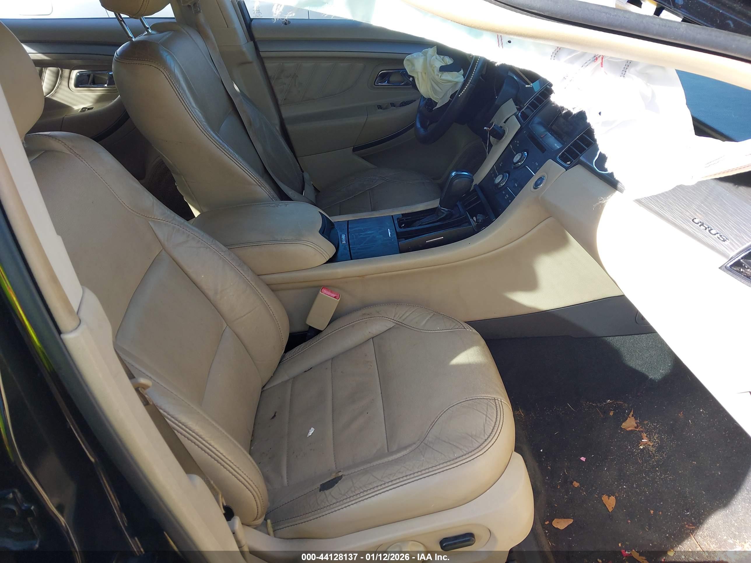 FORD TAURUS image 5