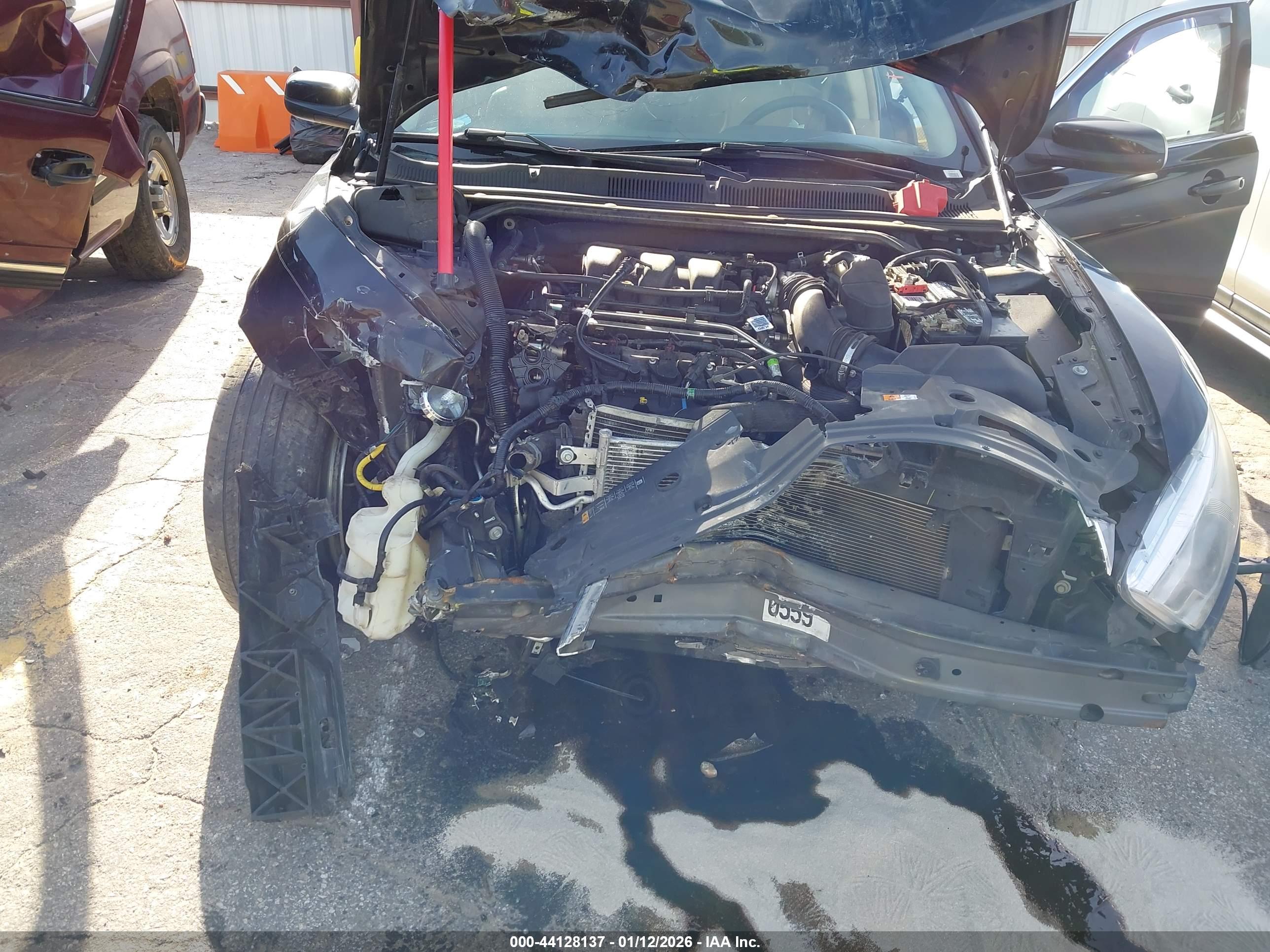 FORD TAURUS image 6