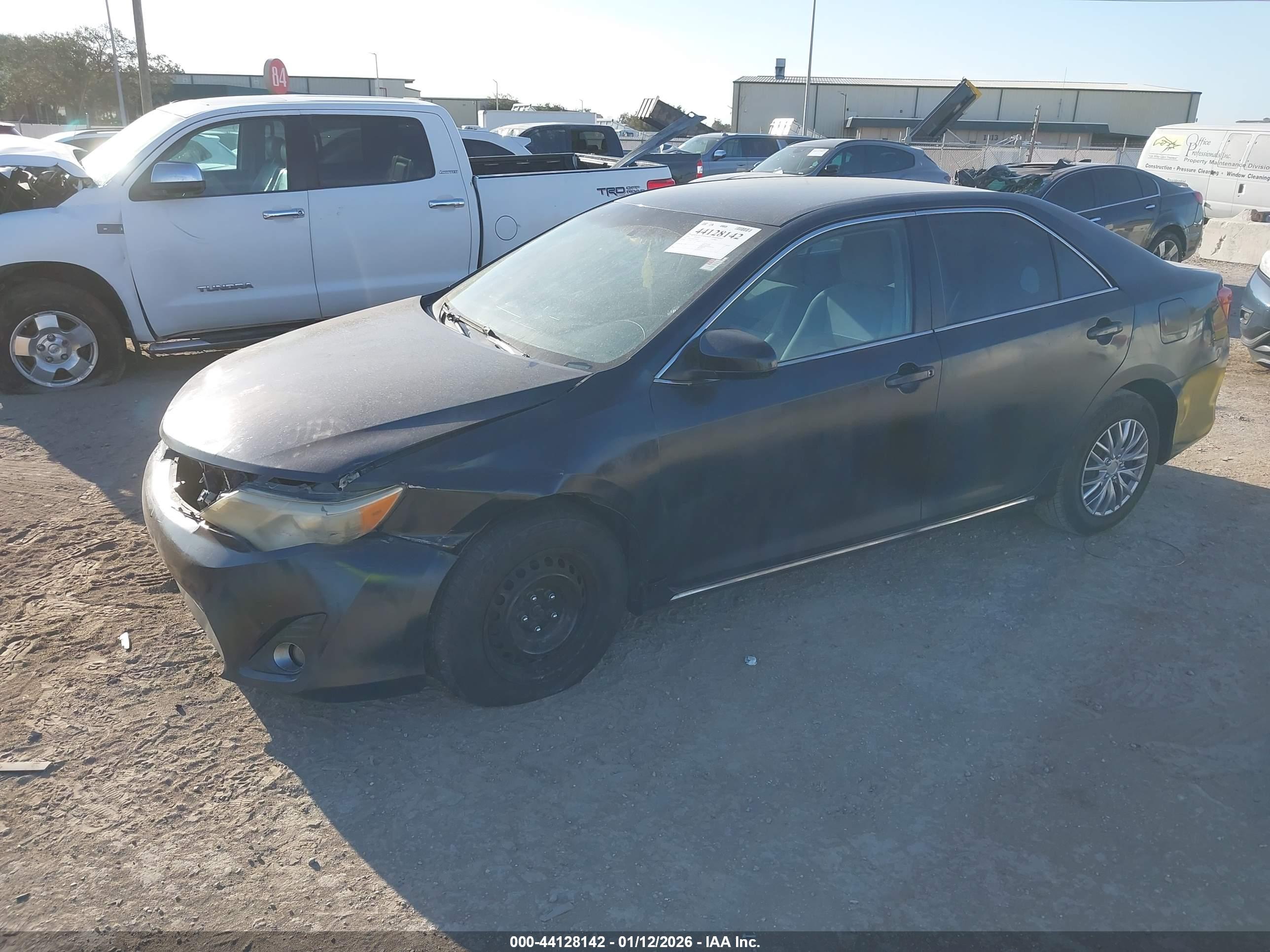 TOYOTA CAMRY image 2