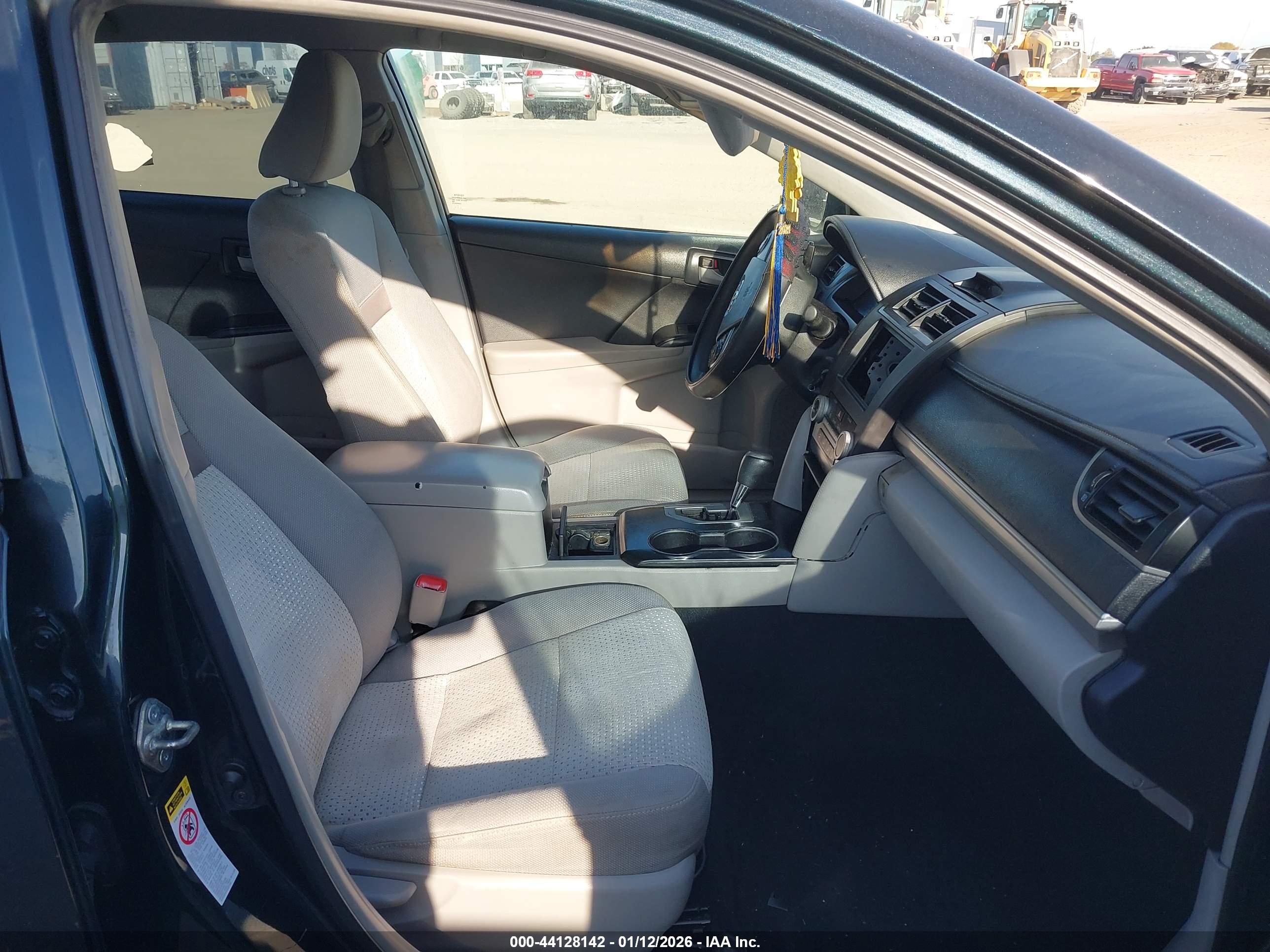 TOYOTA CAMRY image 5