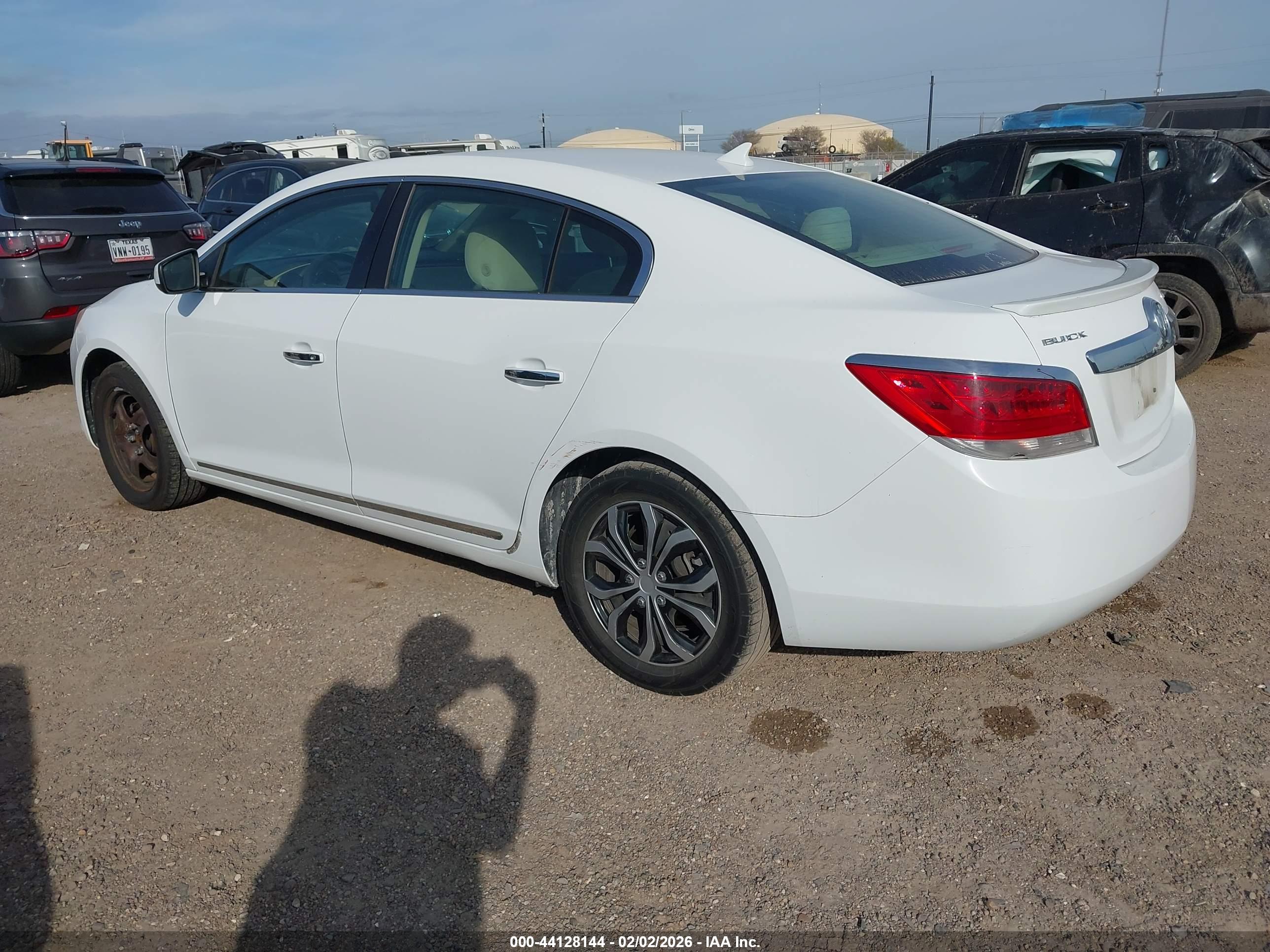 BUICK LACROSSE image 3