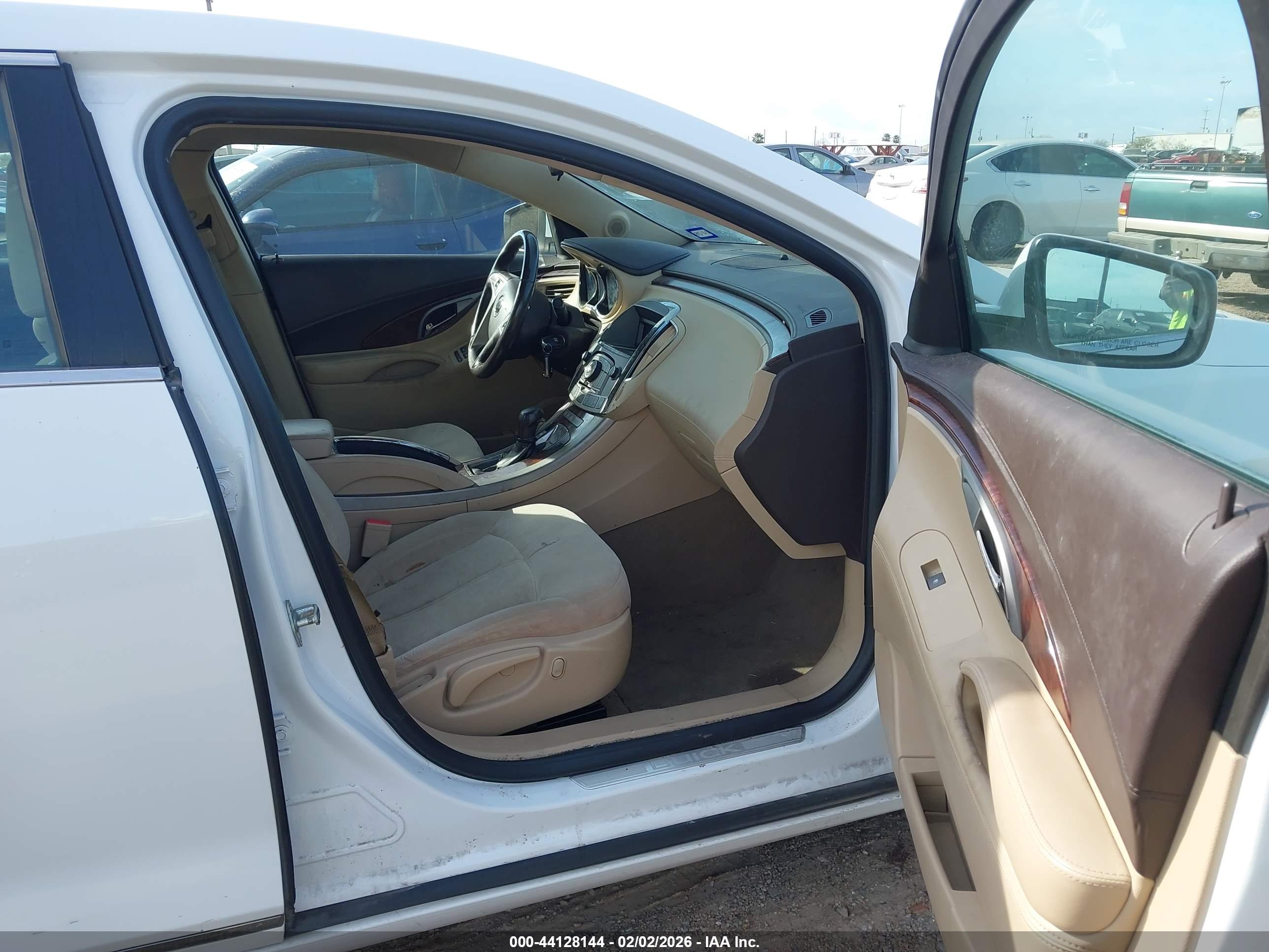 BUICK LACROSSE image 5