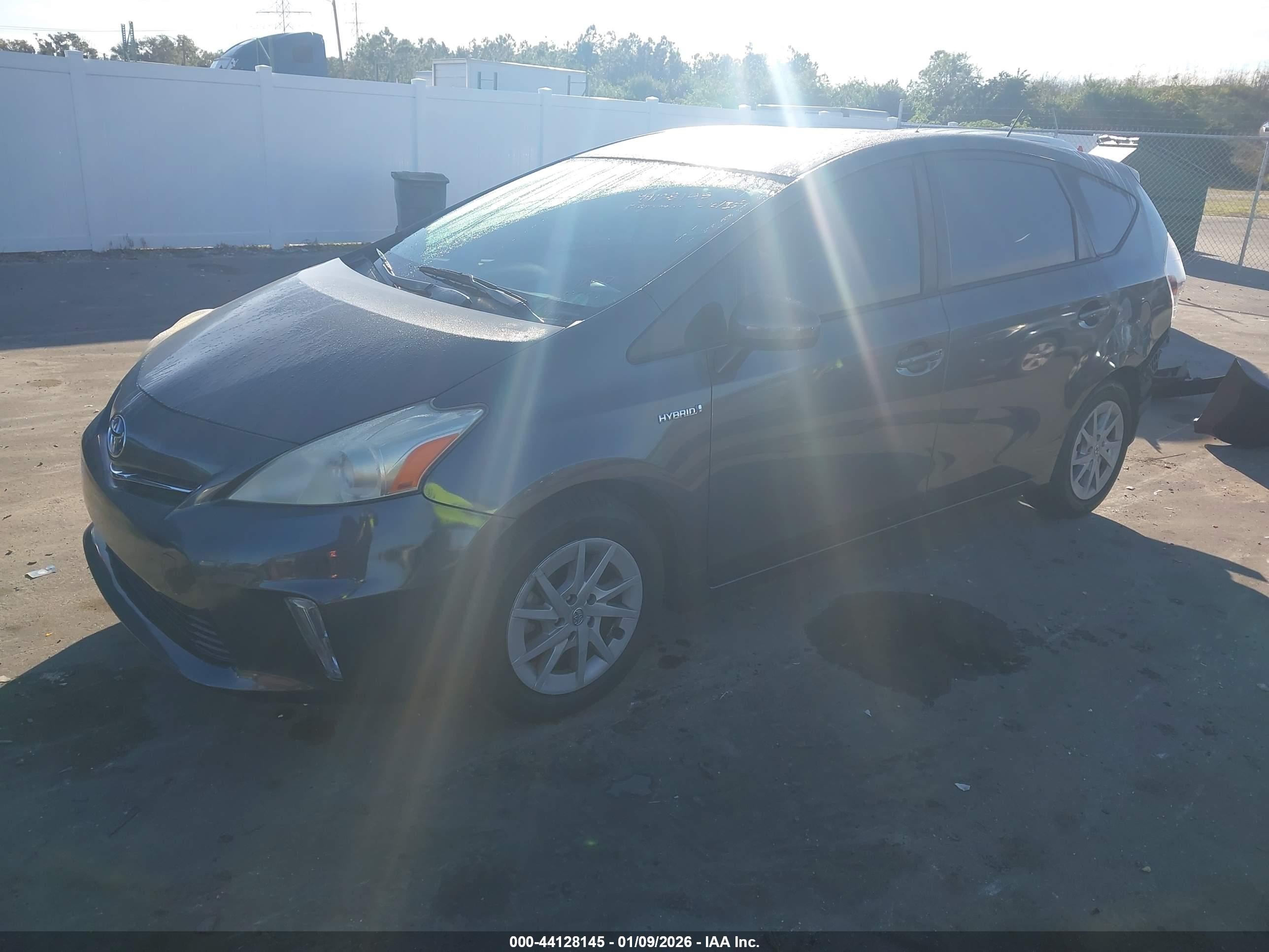 TOYOTA PRIUS image 2