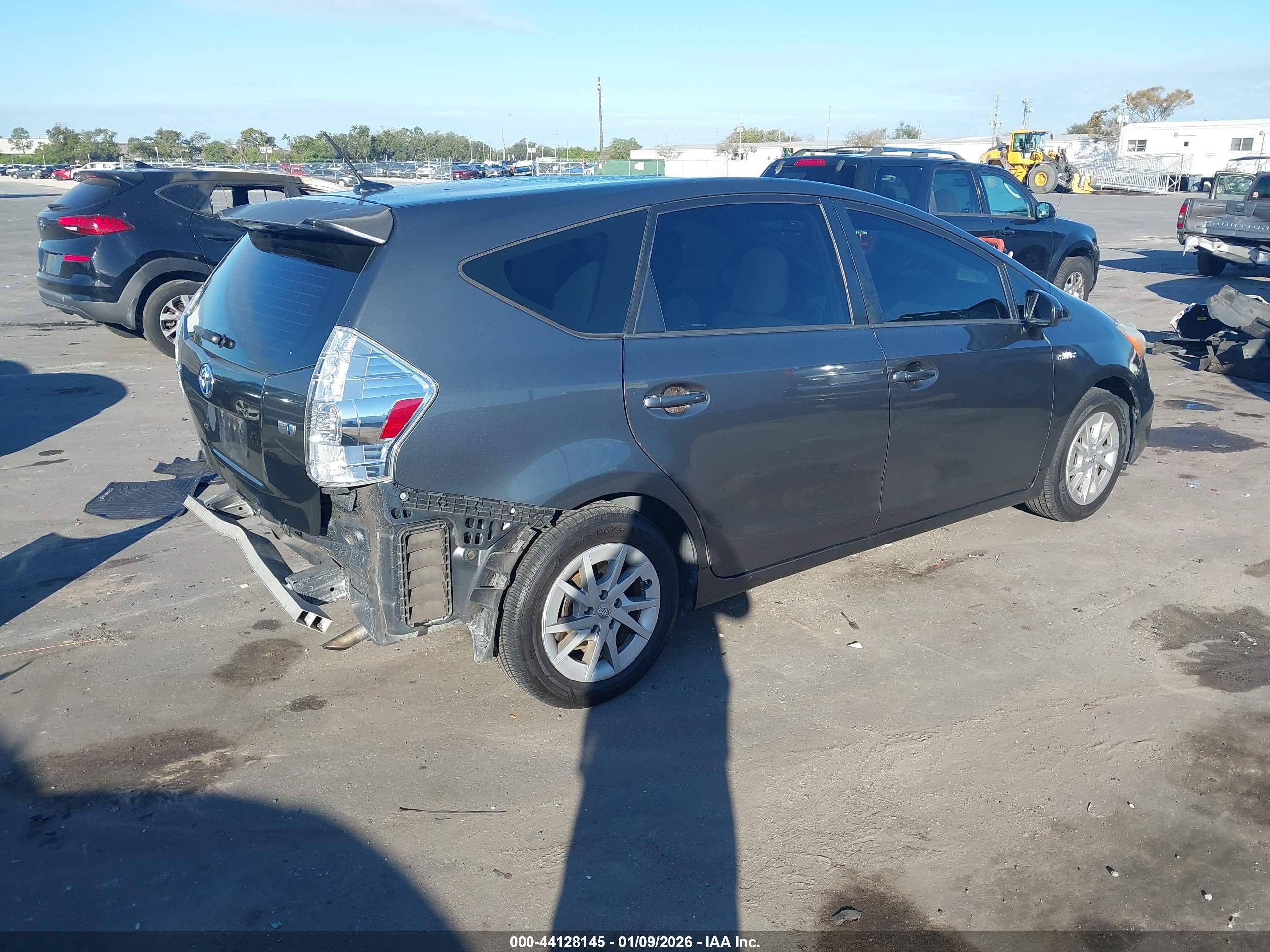 TOYOTA PRIUS image 4