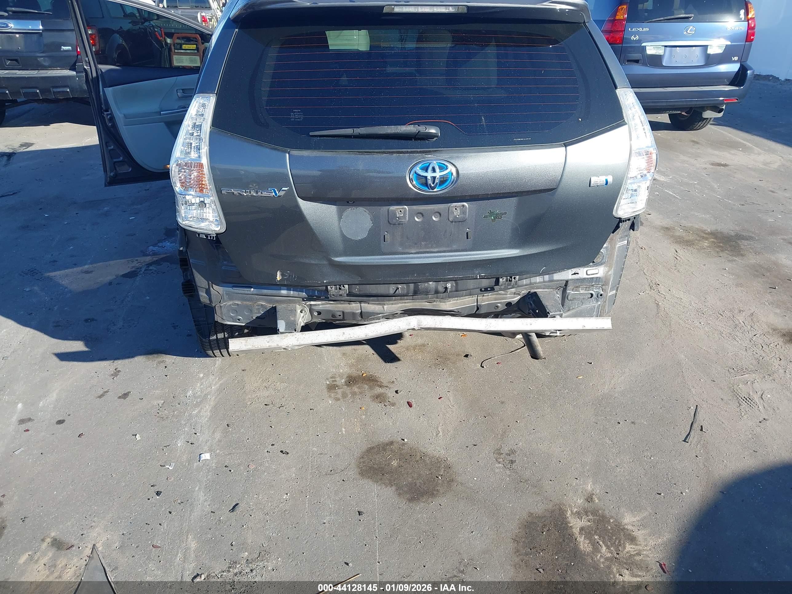 TOYOTA PRIUS image 6