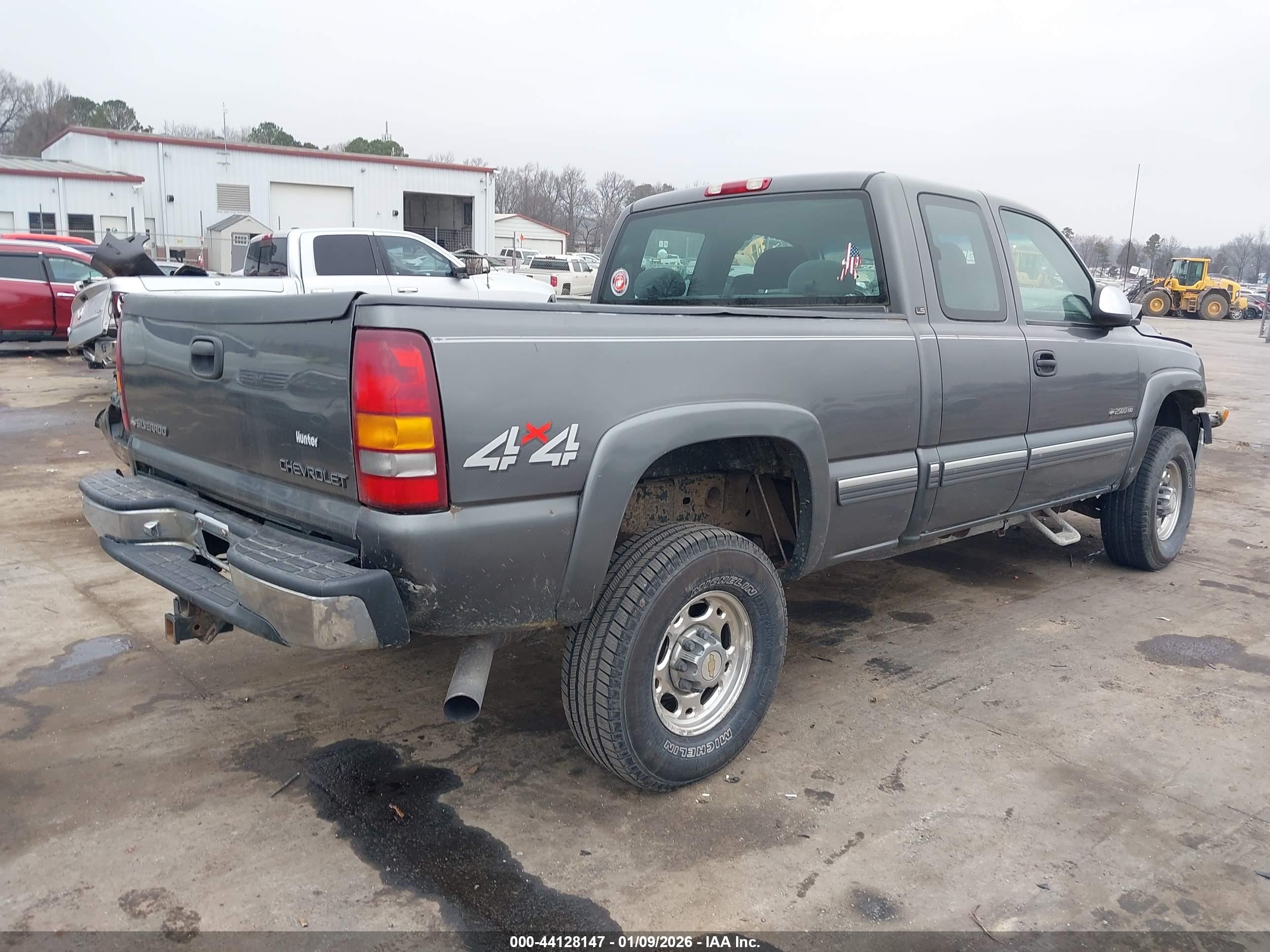 CHEVROLET SILVERADO image 4