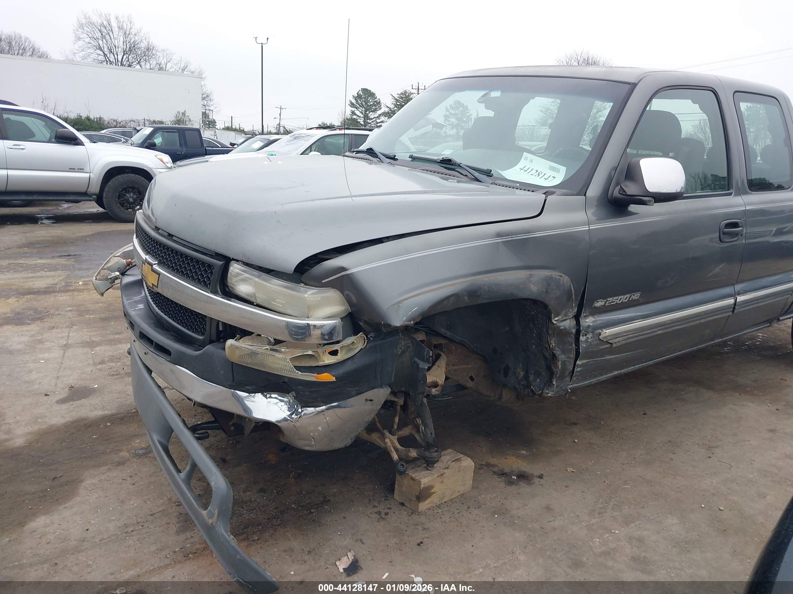 CHEVROLET SILVERADO image 6