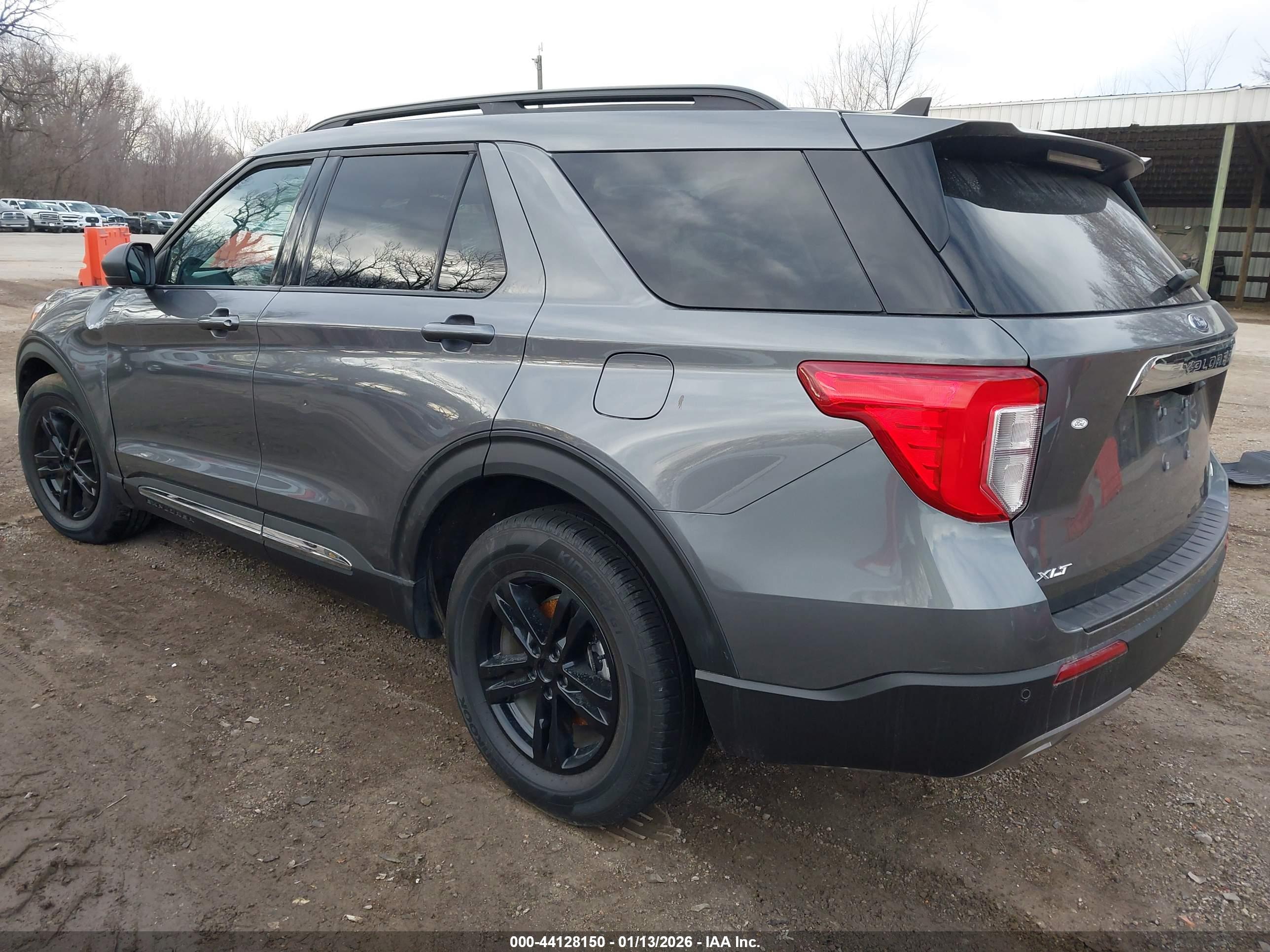 FORD EXPLORER image 3