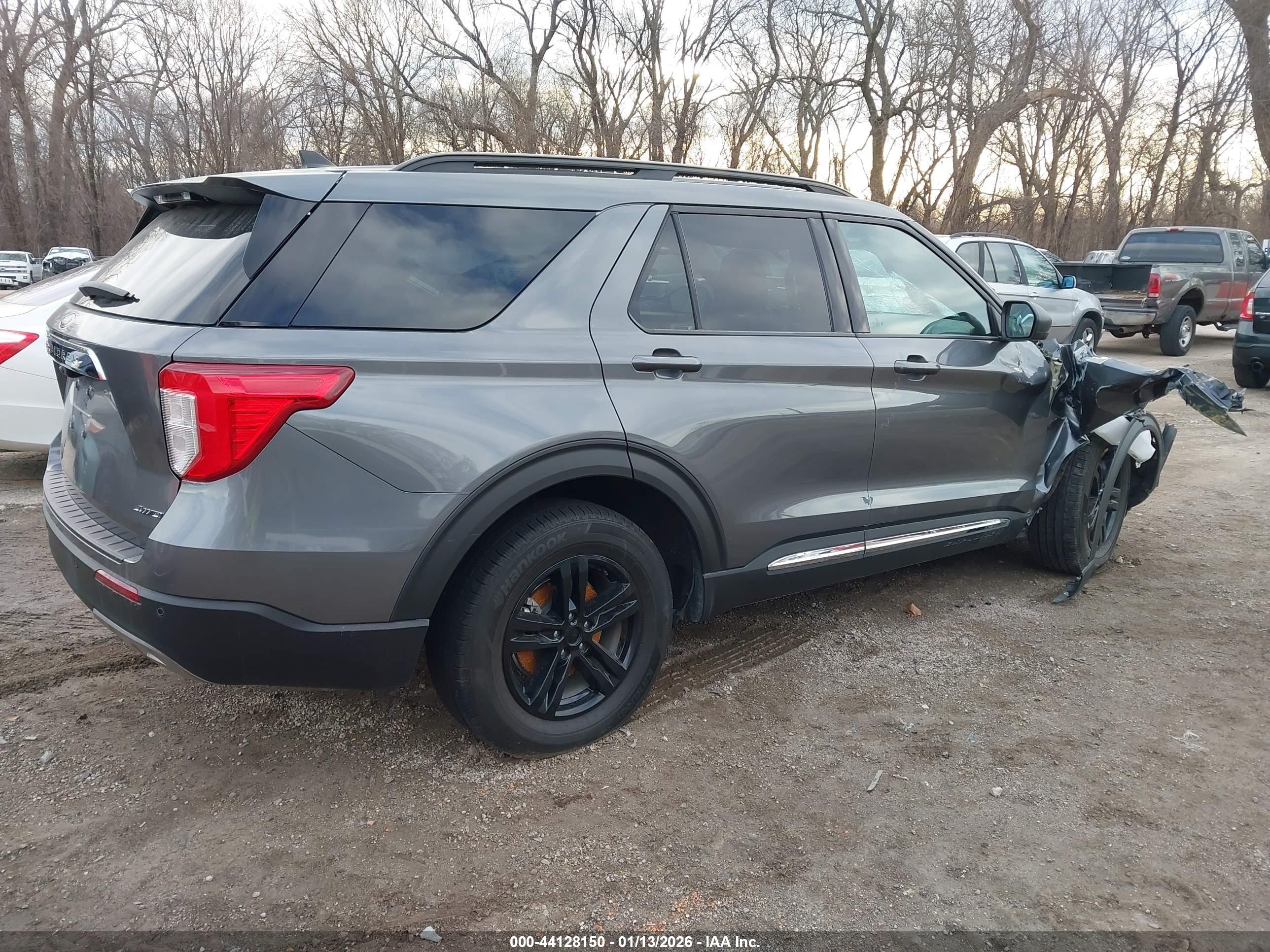 FORD EXPLORER image 4