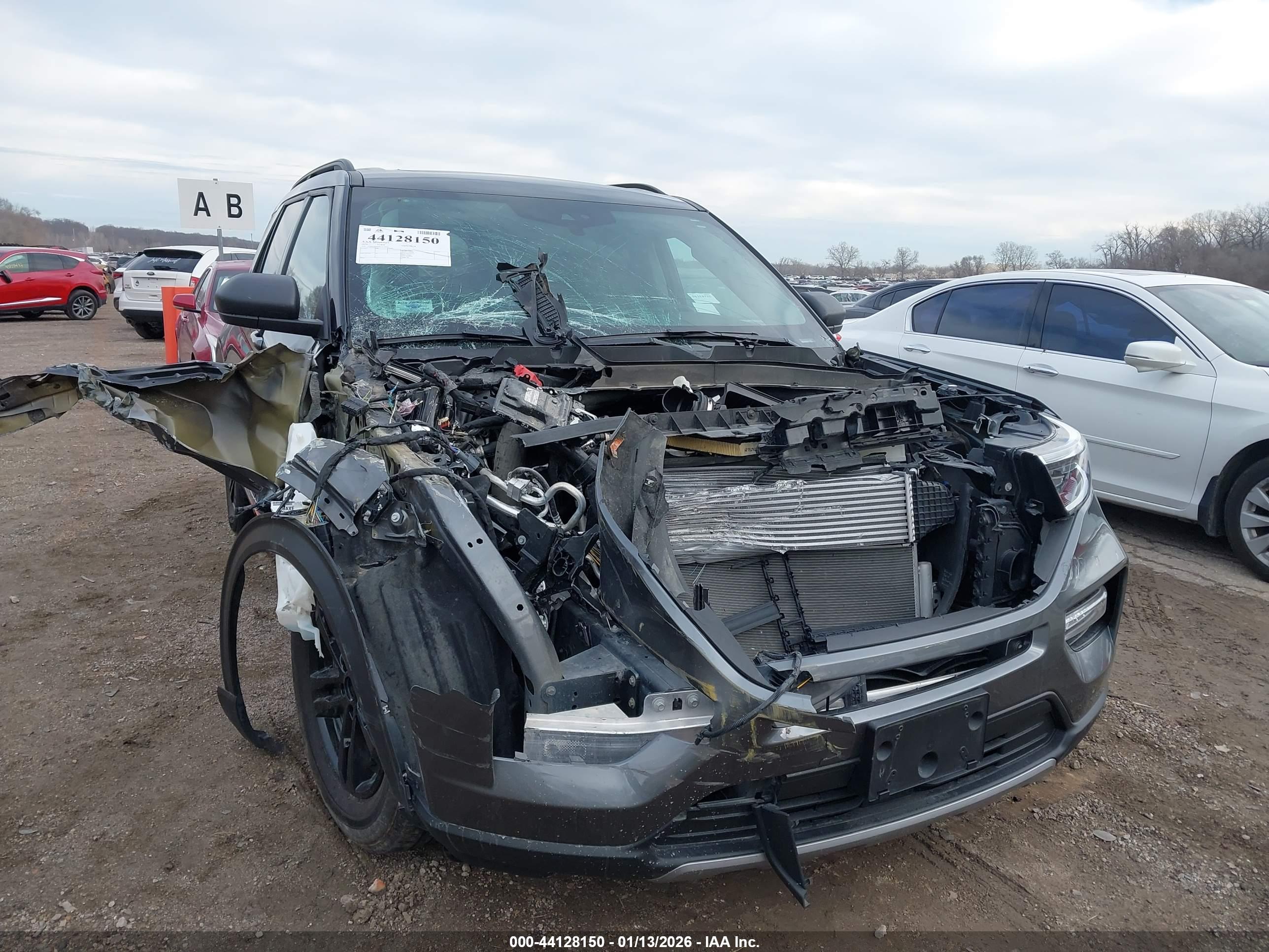 FORD EXPLORER image 6