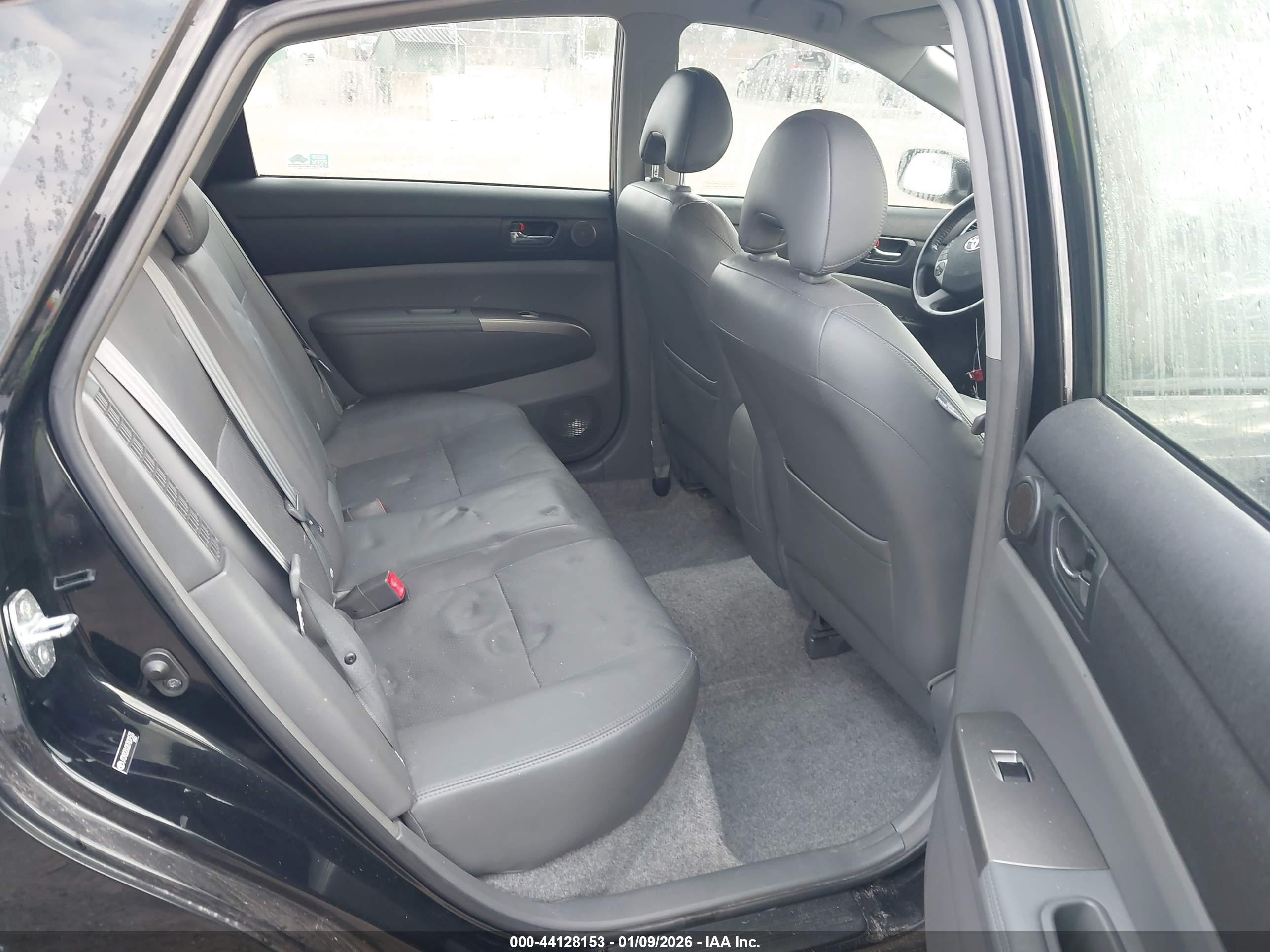 TOYOTA PRIUS image 8