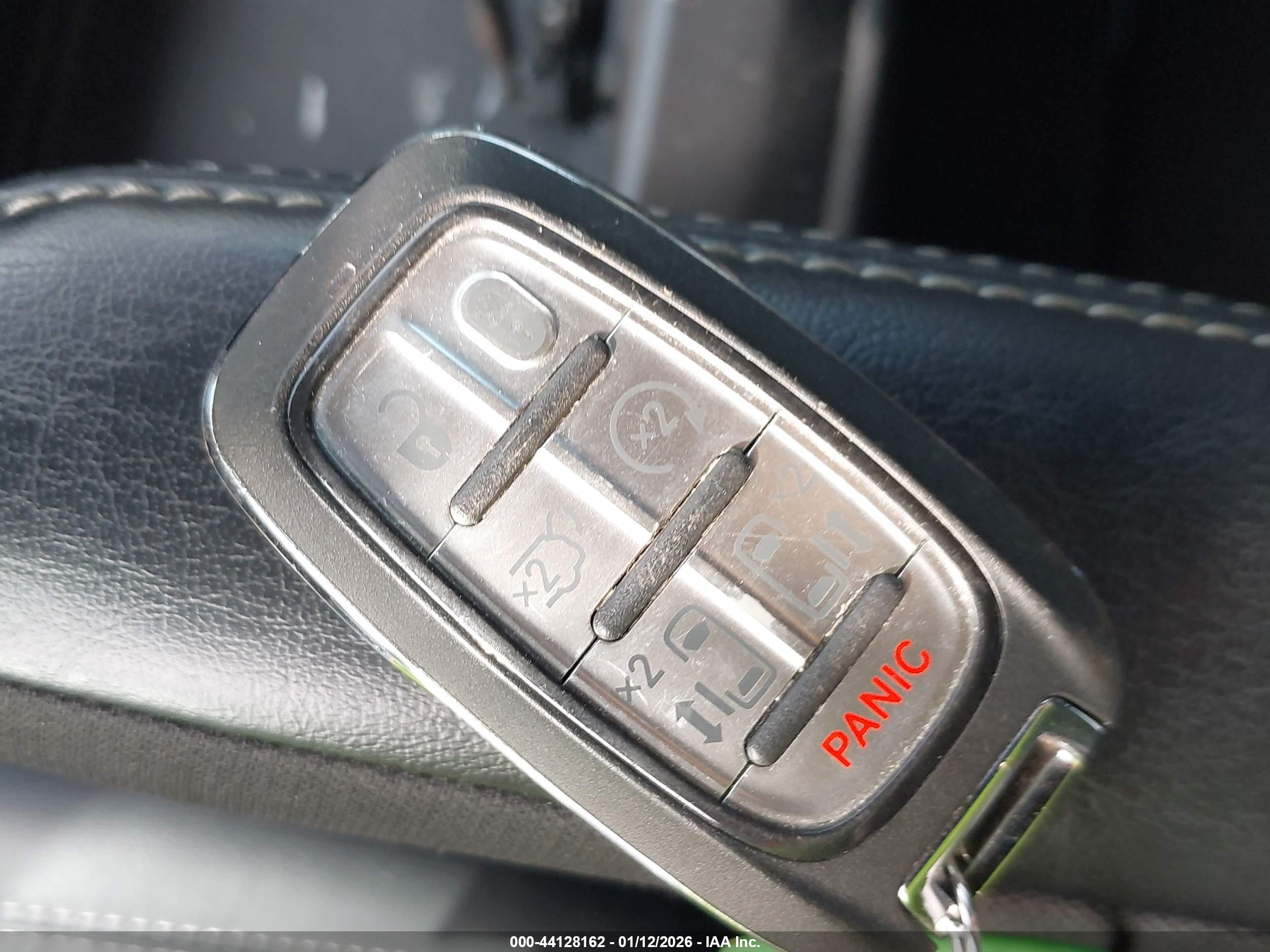 CHRYSLER PACIFICA image 11